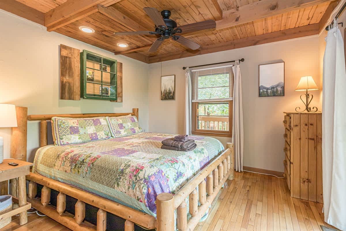 BELLE OF THE MOUNTAIN, PANORAMIC MOUNTAIN VIEWS