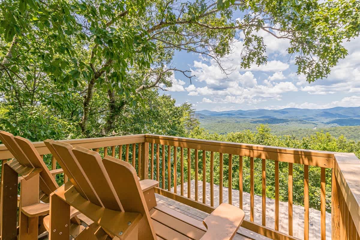 BELLE OF THE MOUNTAIN, PANORAMIC MOUNTAIN VIEWS