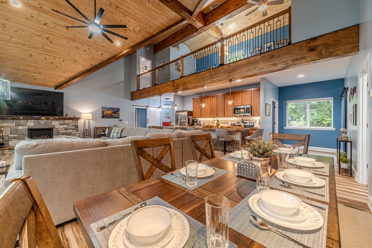 HOUSE OF BLUES | LUXURY GOLF/MOUNTAIN RETREAT
