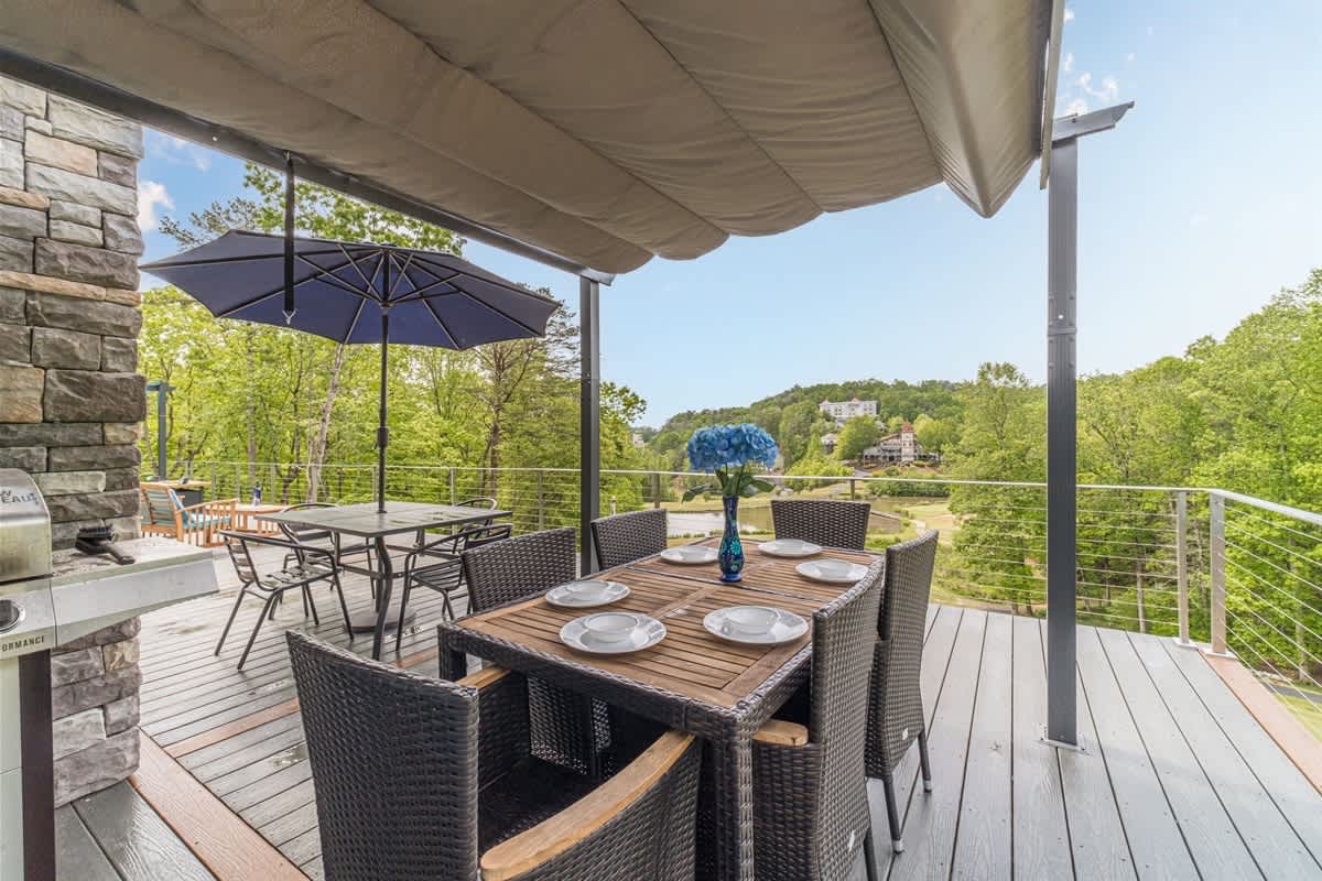 HOUSE OF BLUES | LUXURY GOLF/MOUNTAIN RETREAT