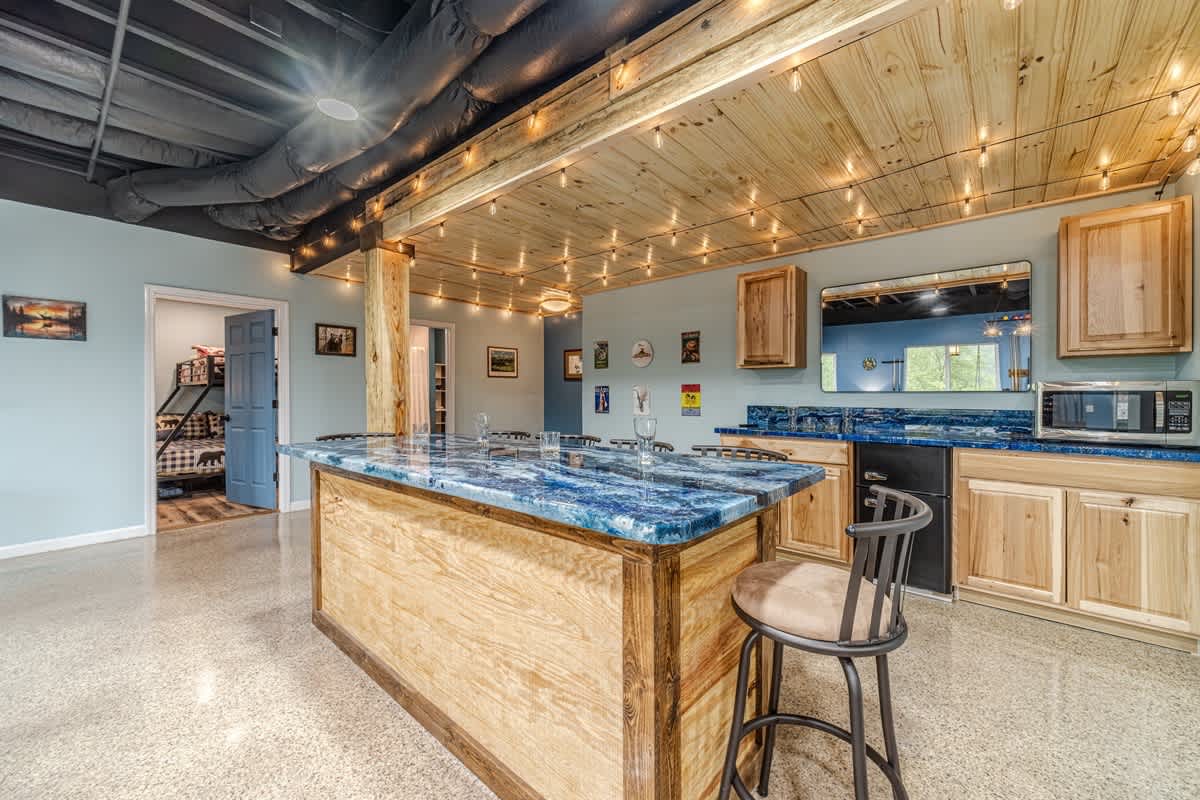 HOUSE OF BLUES | LUXURY GOLF/MOUNTAIN RETREAT