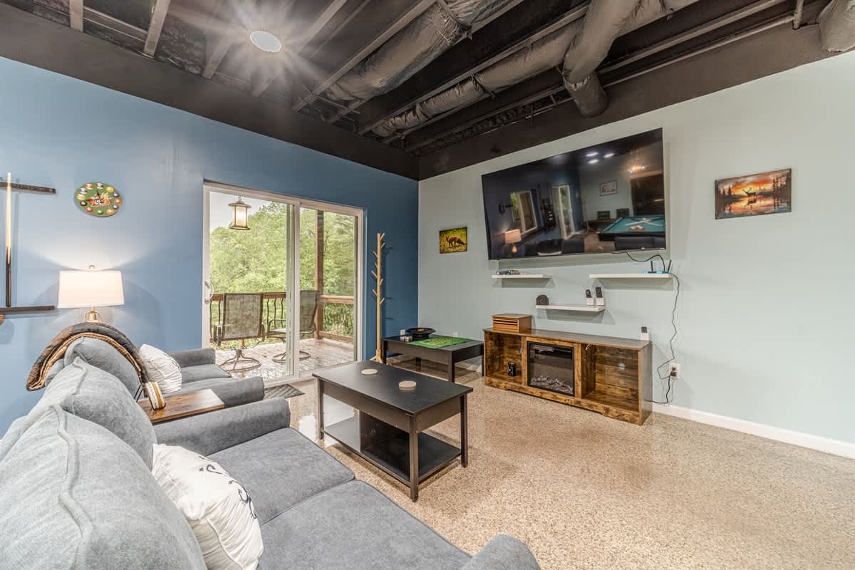 HOUSE OF BLUES | LUXURY GOLF/MOUNTAIN RETREAT