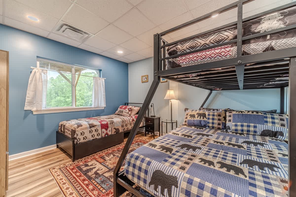 HOUSE OF BLUES | LUXURY GOLF/MOUNTAIN RETREAT