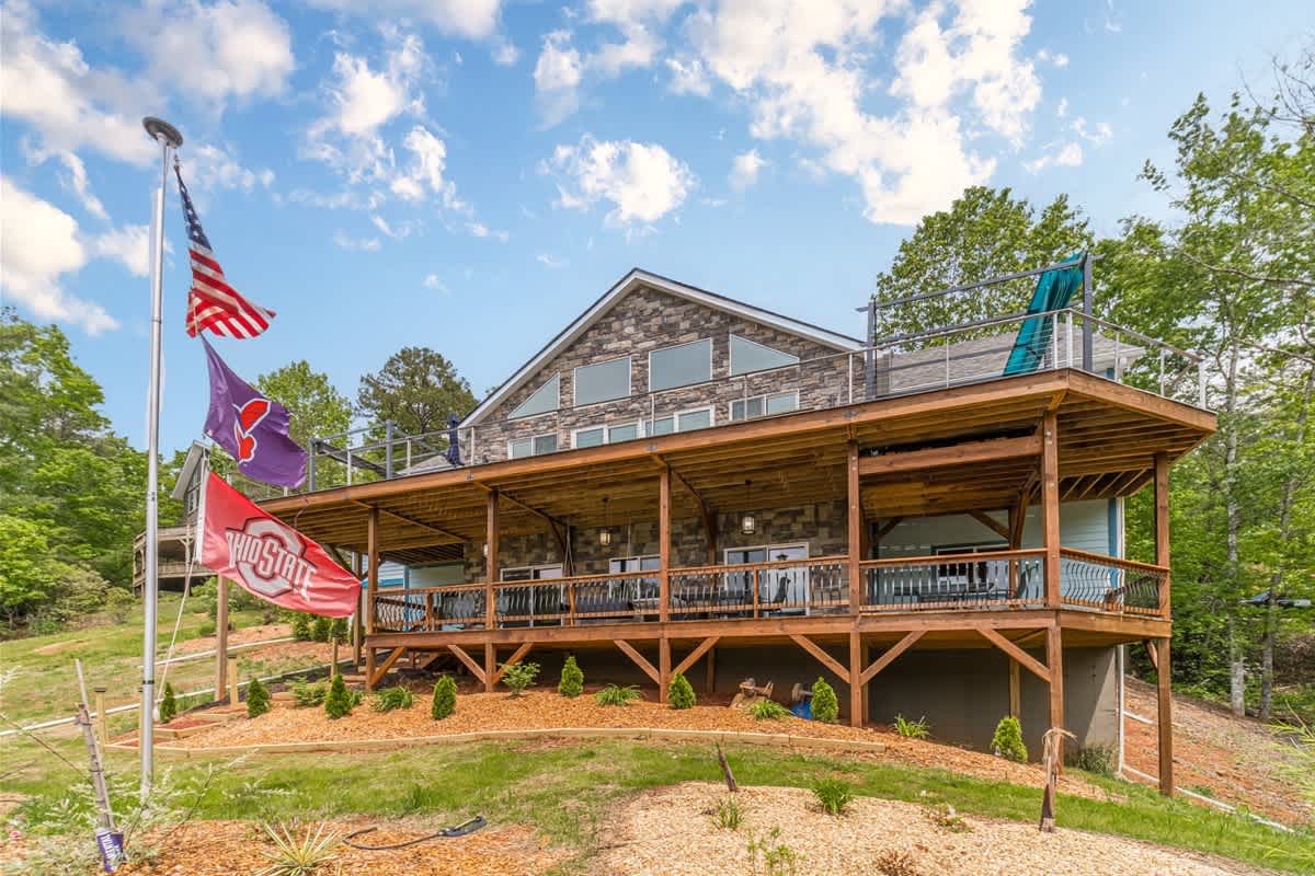 HOUSE OF BLUES | LUXURY GOLF/MOUNTAIN RETREAT