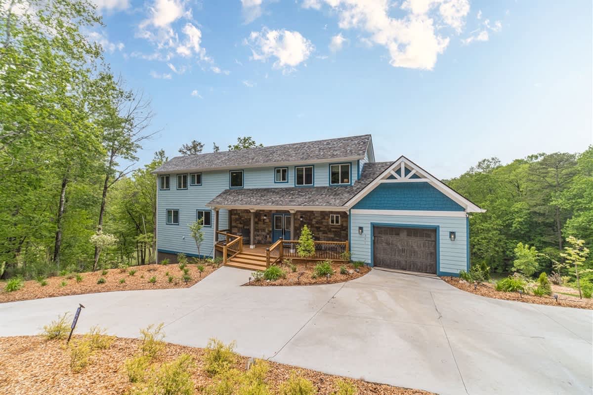 HOUSE OF BLUES | LUXURY GOLF/MOUNTAIN RETREAT