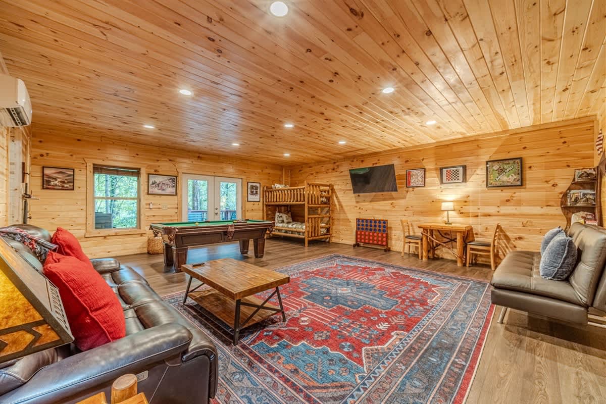FROHE HUTTE l PRIVATE LUXURY GETAWAY & GAME ROOM