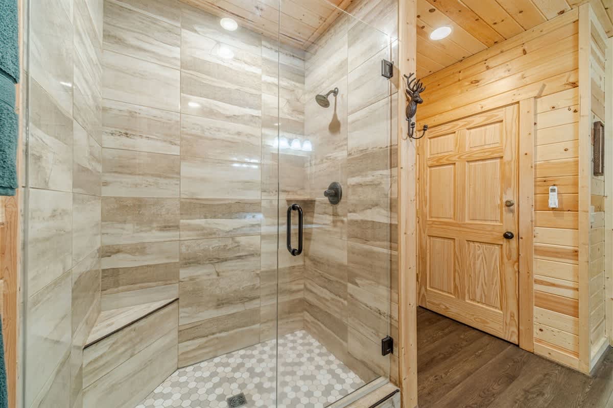FROHE HUTTE l PRIVATE LUXURY GETAWAY & GAME ROOM