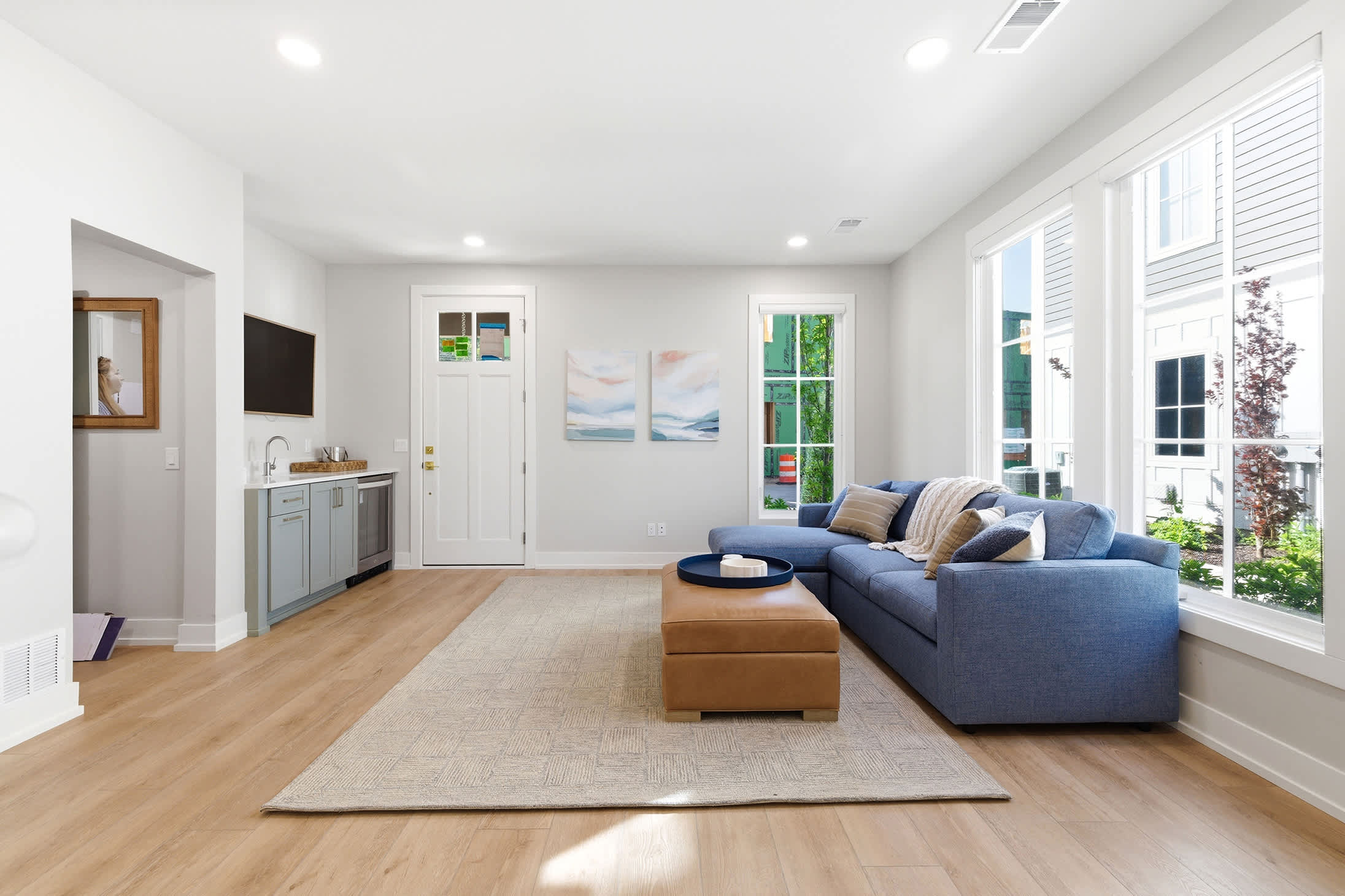 1st floor living area with wet bar gives groups extra room to spread out.