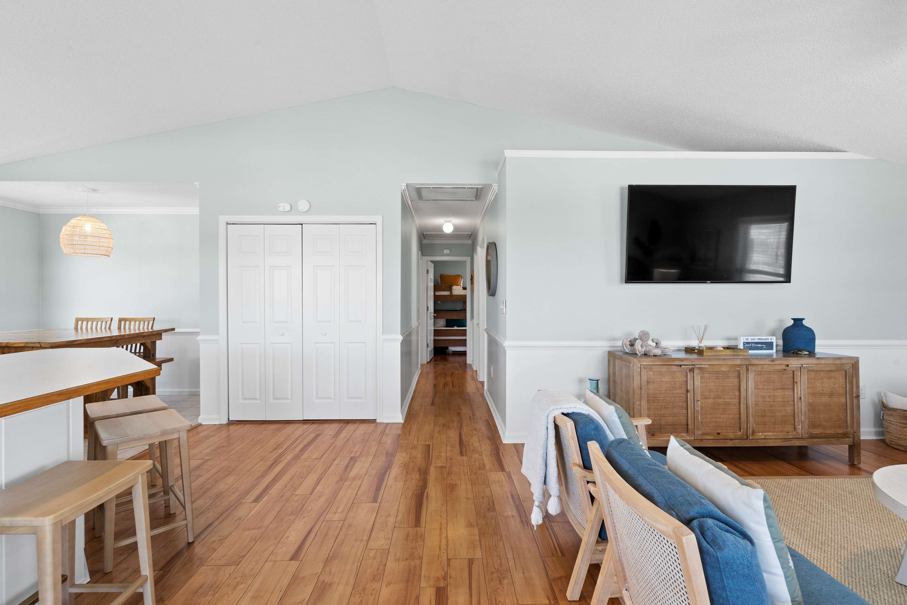 Surfside at Broadway | Steps to the Beach! 4