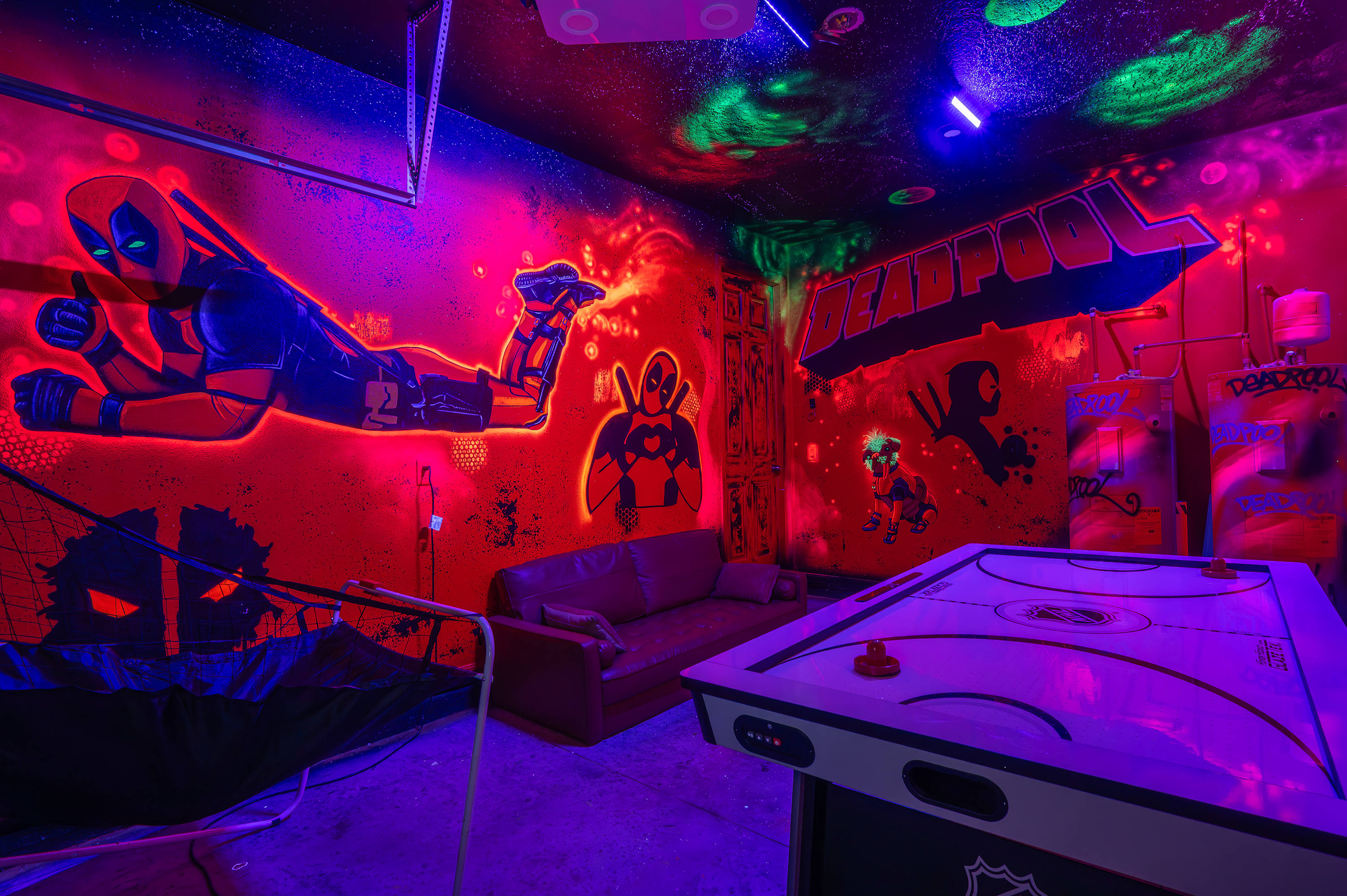 8BR retreat w/ game room, pool & hot tub