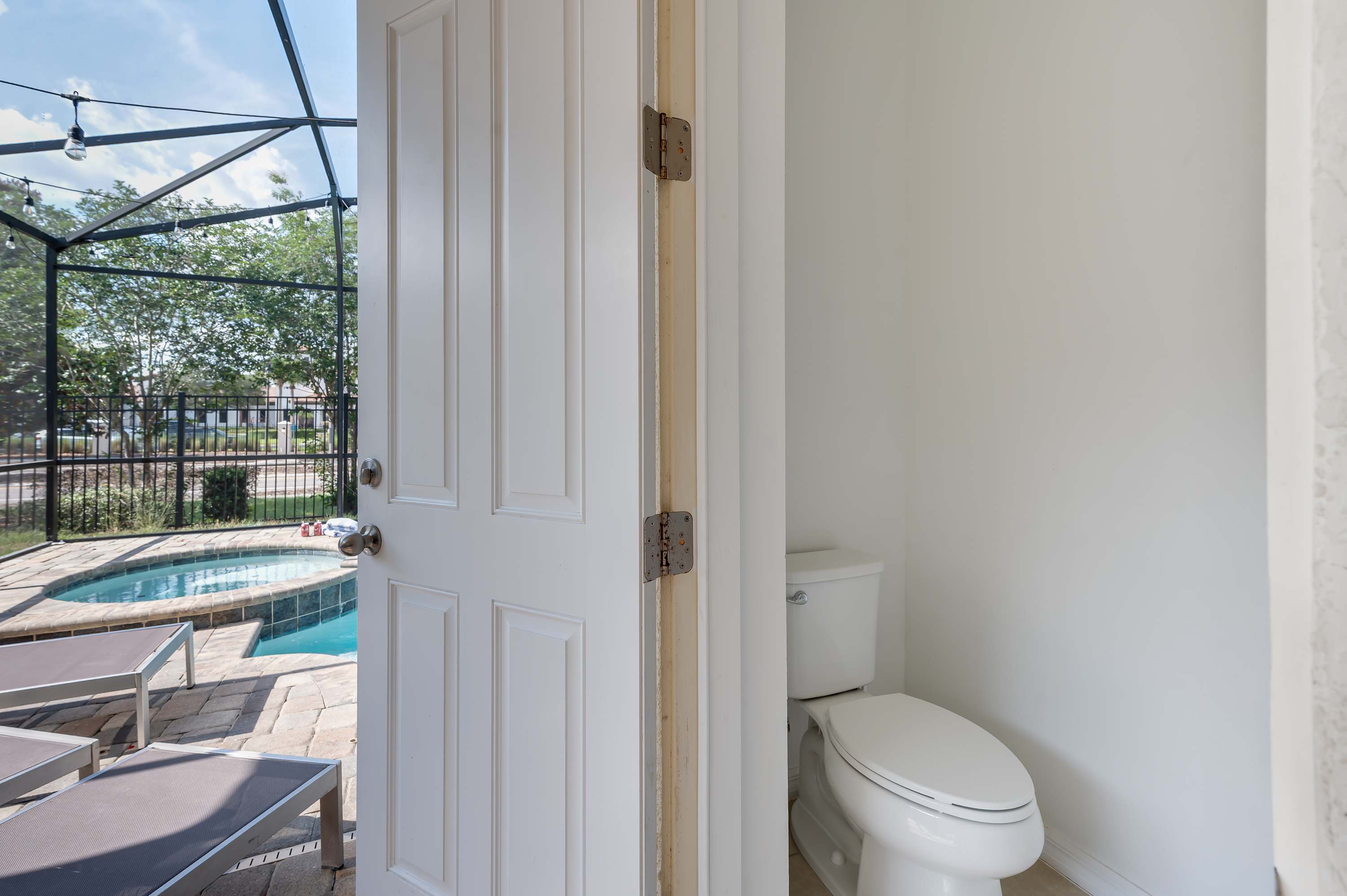 8BR retreat w/ game room, pool & hot tub