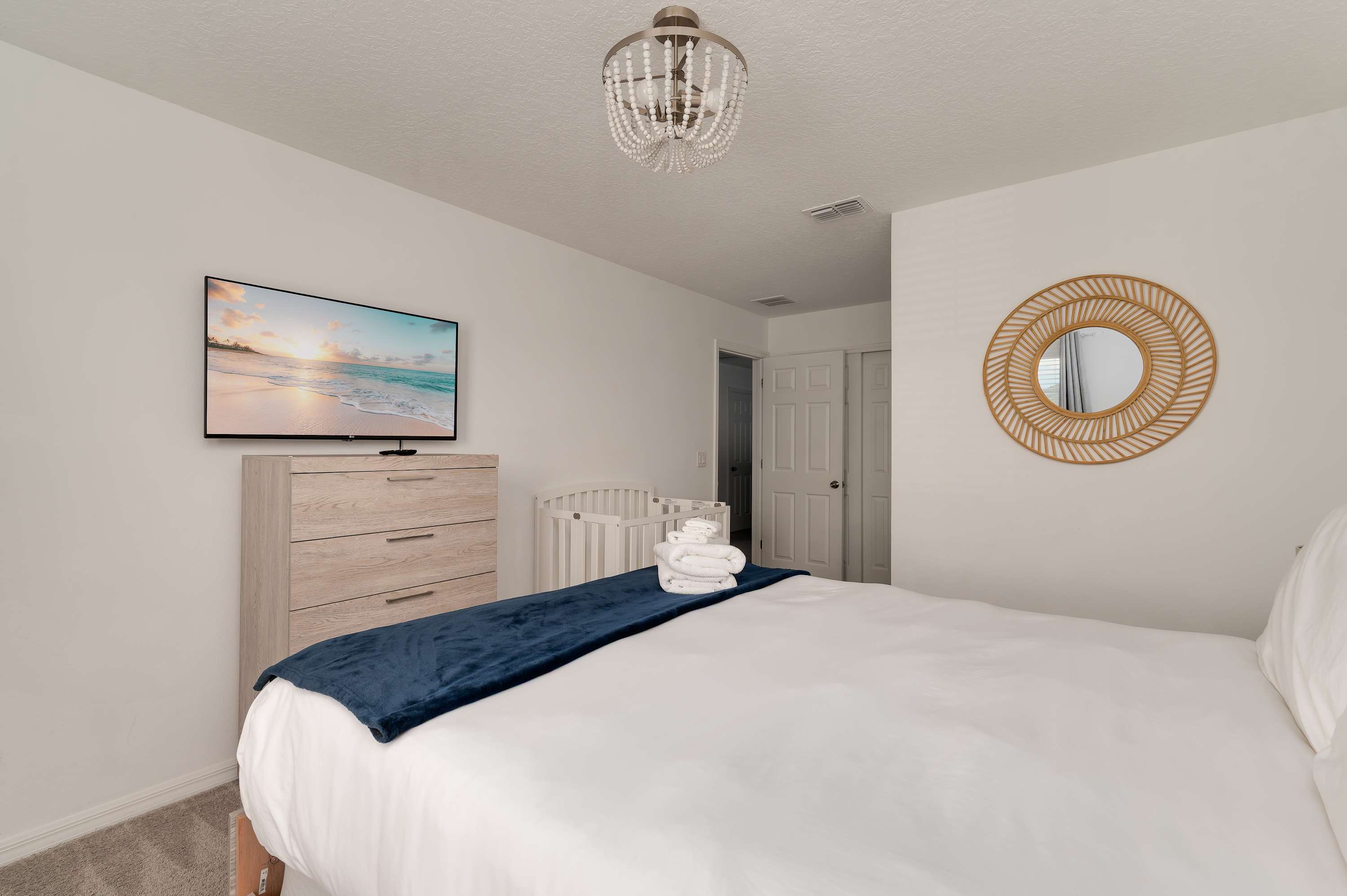 8BR retreat w/ game room, pool & hot tub