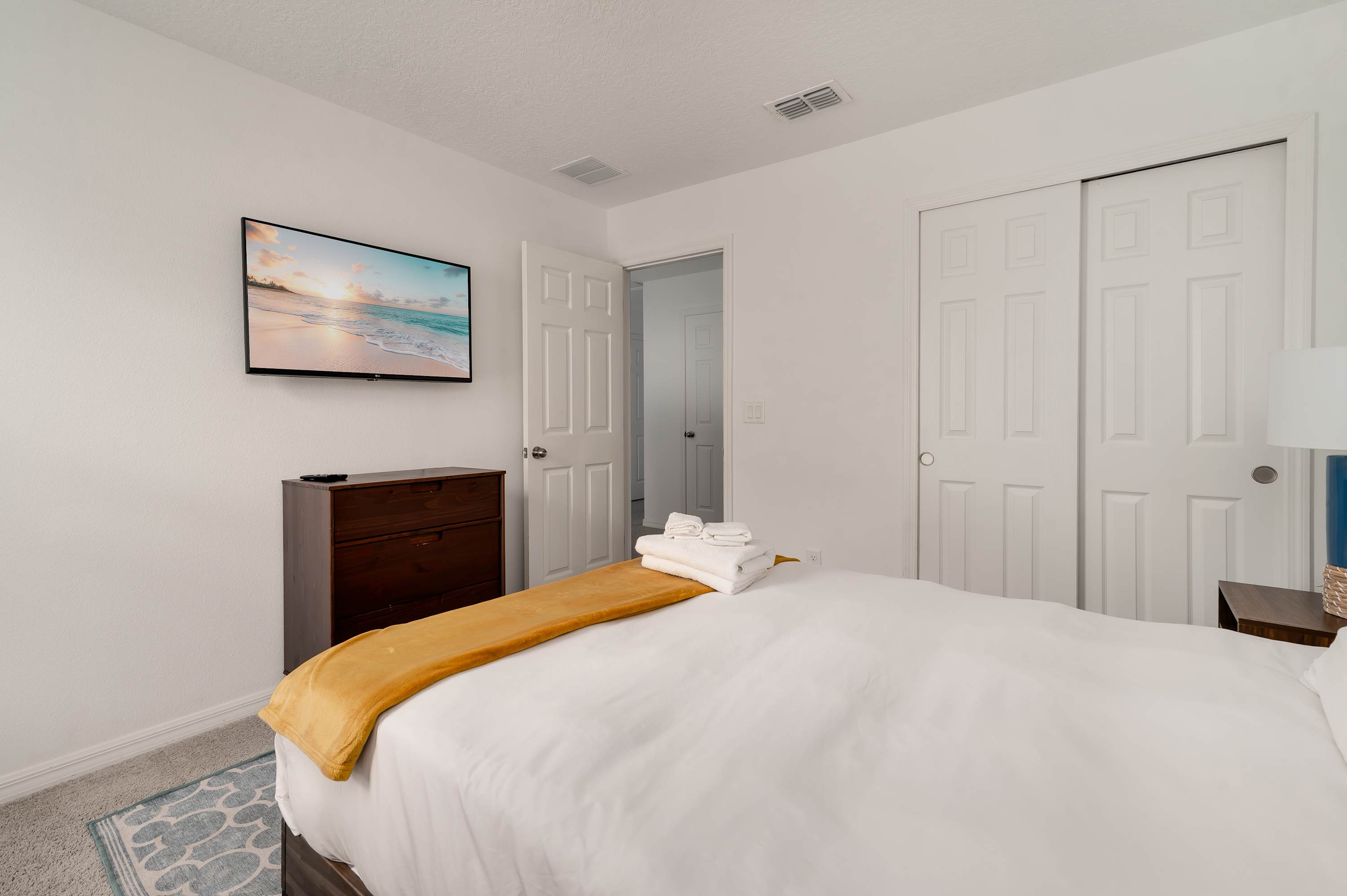 8BR retreat w/ game room, pool & hot tub