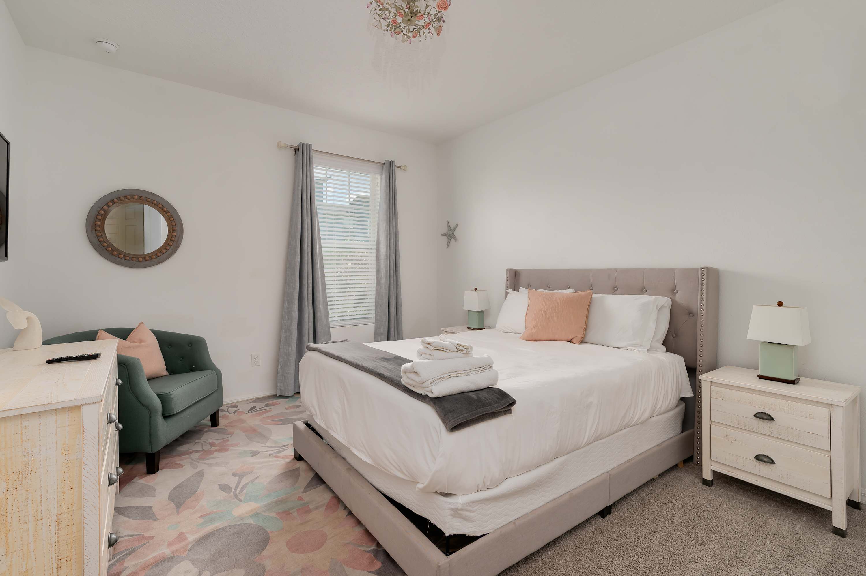 8BR retreat w/ game room, pool & hot tub