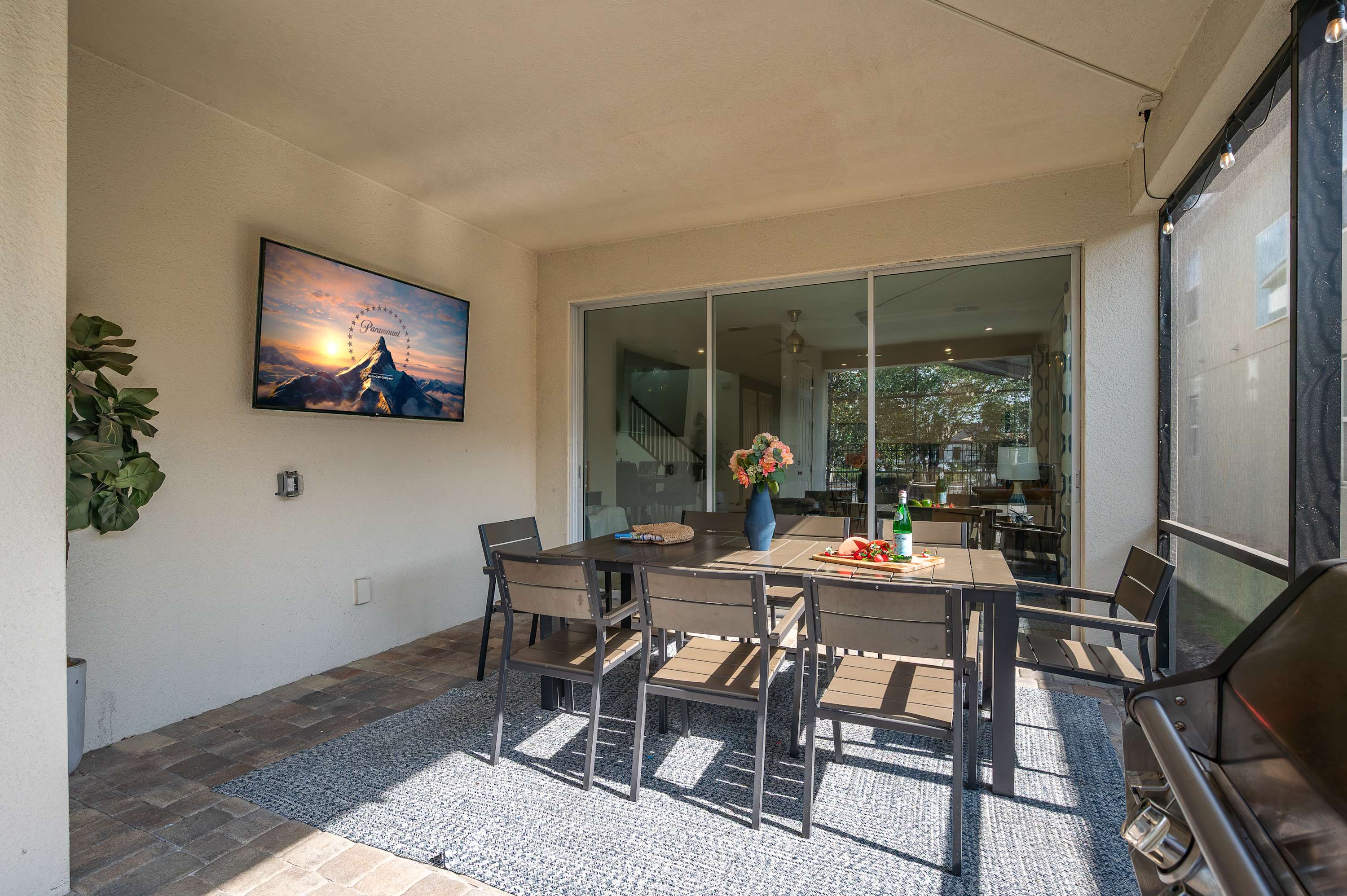 8BR retreat w/ game room, pool & hot tub