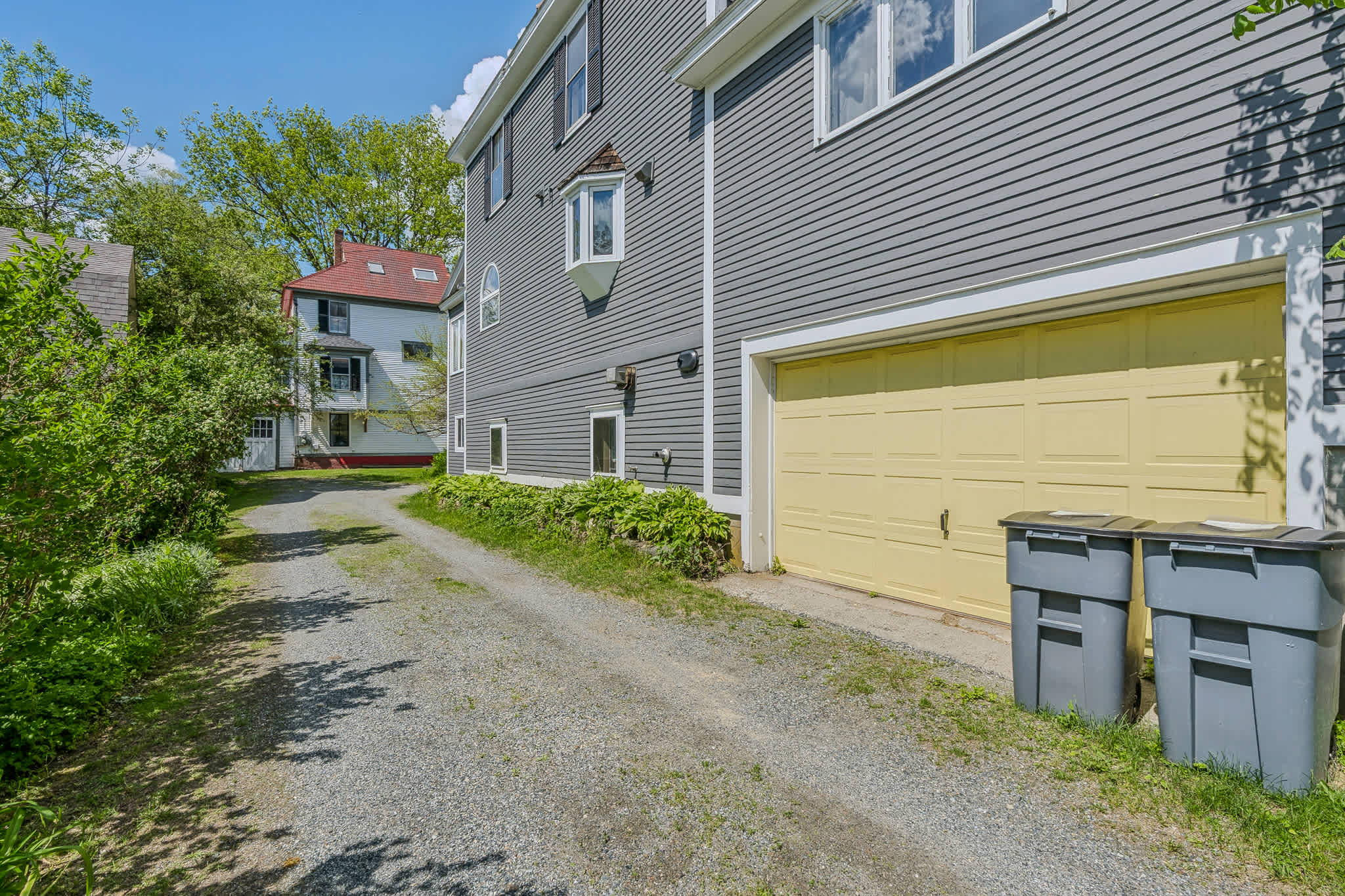 Beautiful Village of Woodstock home near the Inn