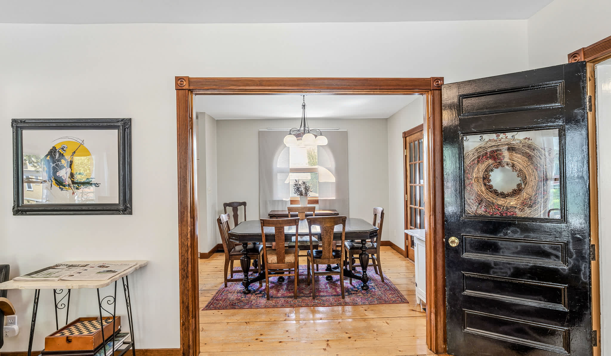 Beautiful Village of Woodstock home near the Inn