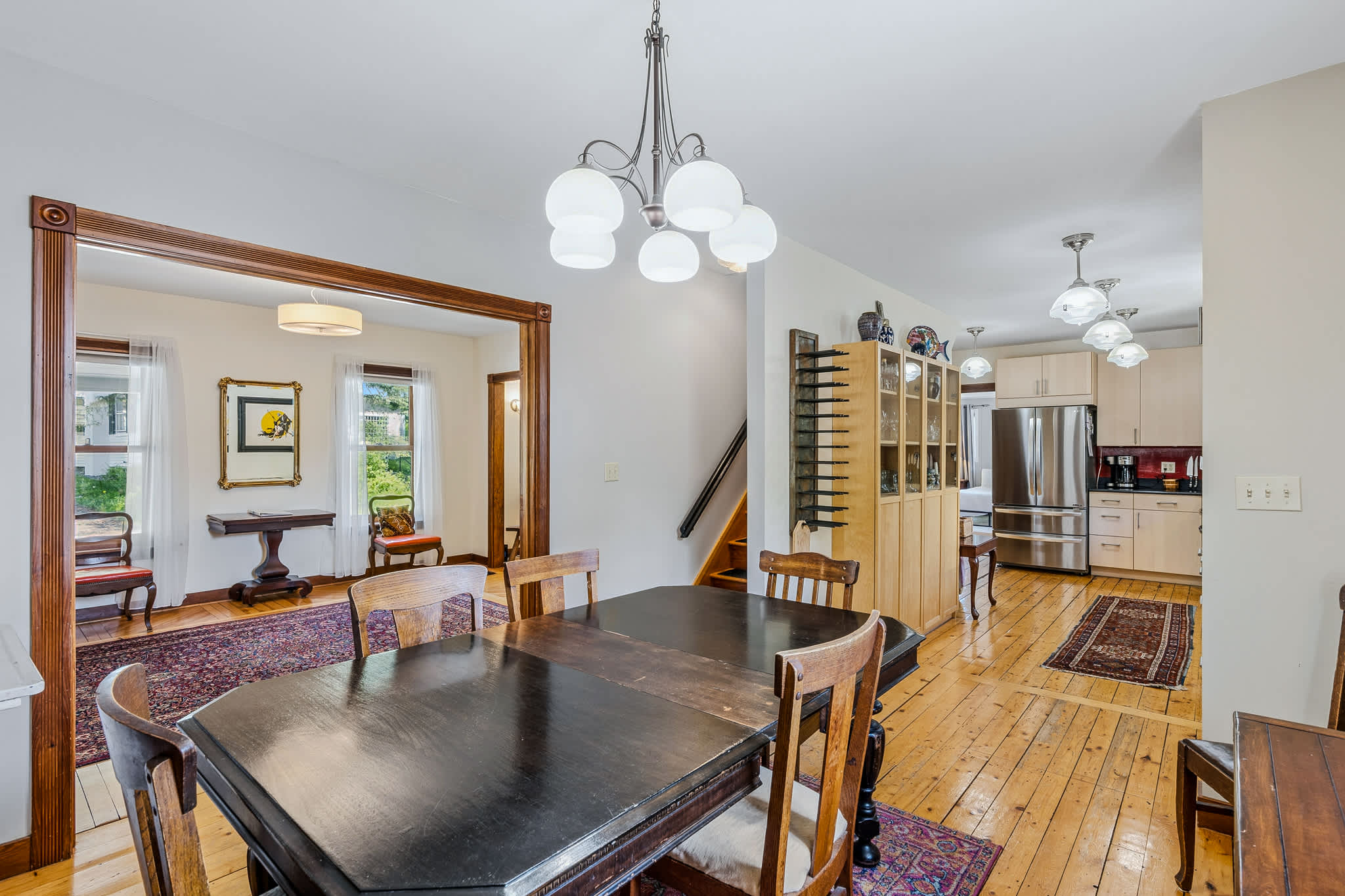 Beautiful Village of Woodstock home near the Inn