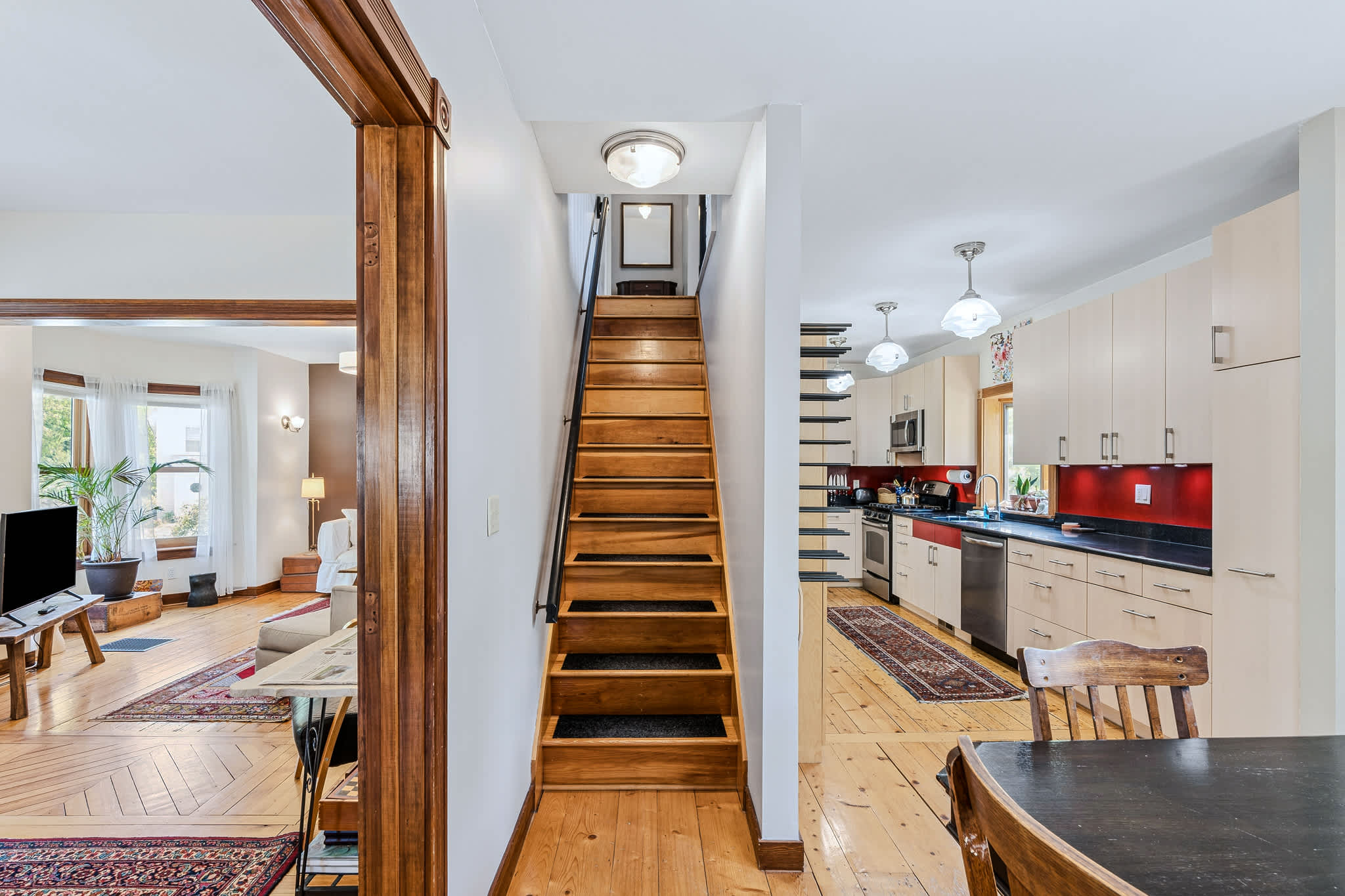 Beautiful Village of Woodstock home near the Inn