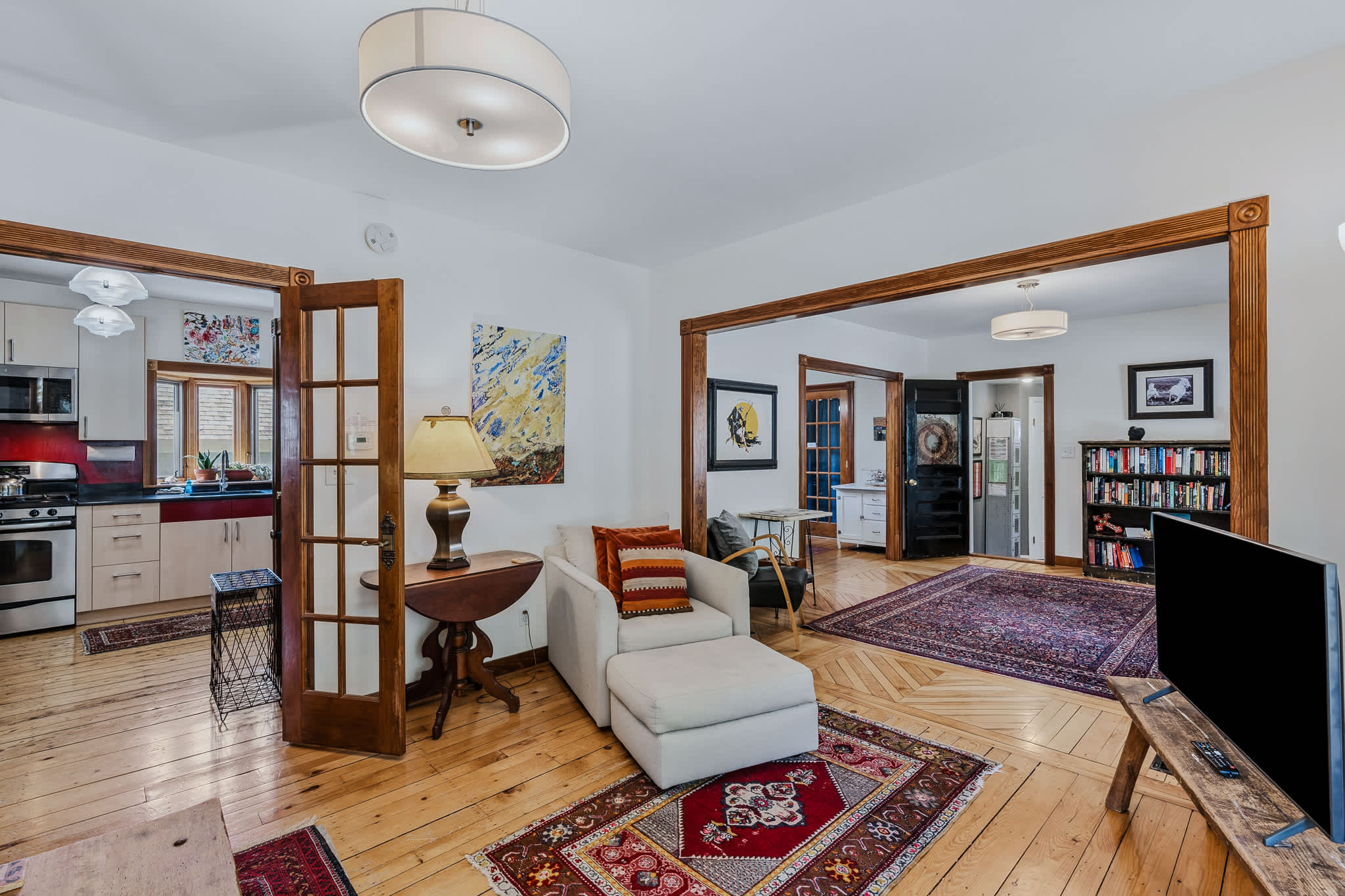 Beautiful Village of Woodstock home near the Inn