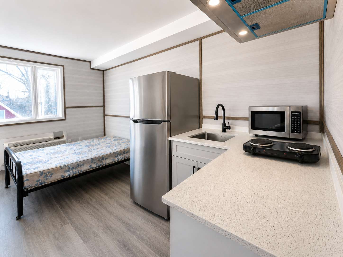 Stratford Huron St. Studio Apt #01, 2nd Fl.