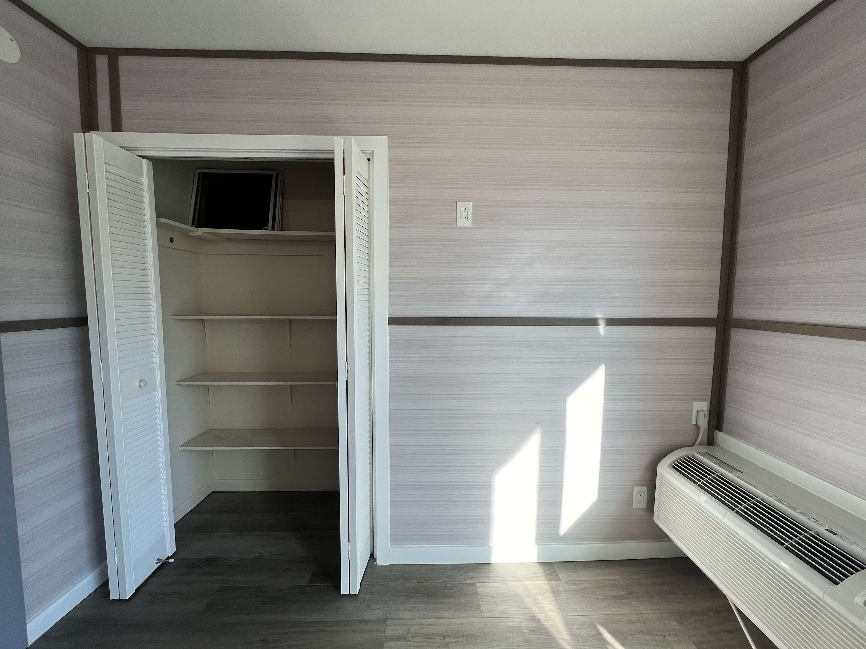 Stratford Huron St. Studio Apt #05, 2nd Fl.