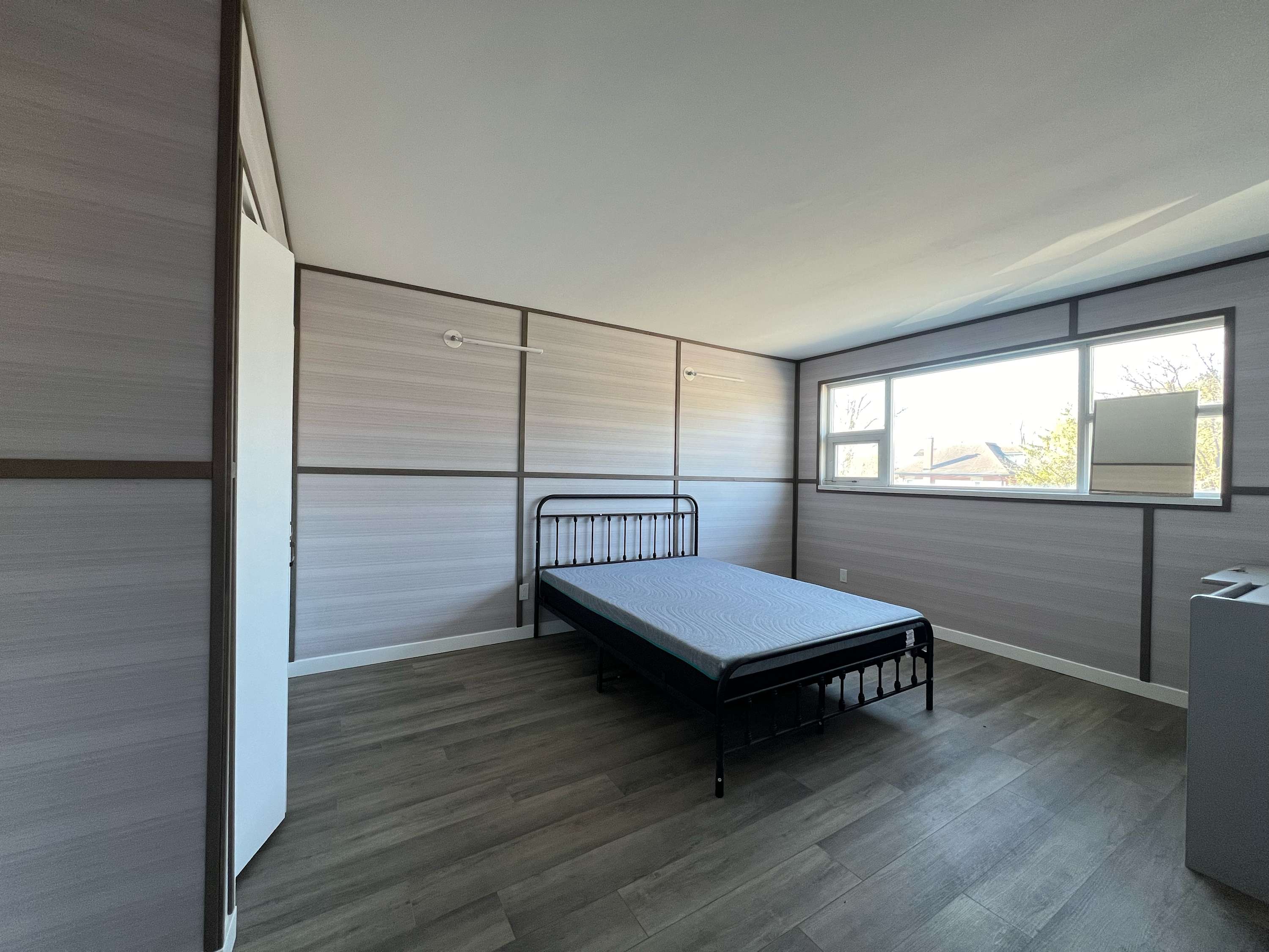 Stratford Huron St. 1BDR Apt #06, 2nd Fl.