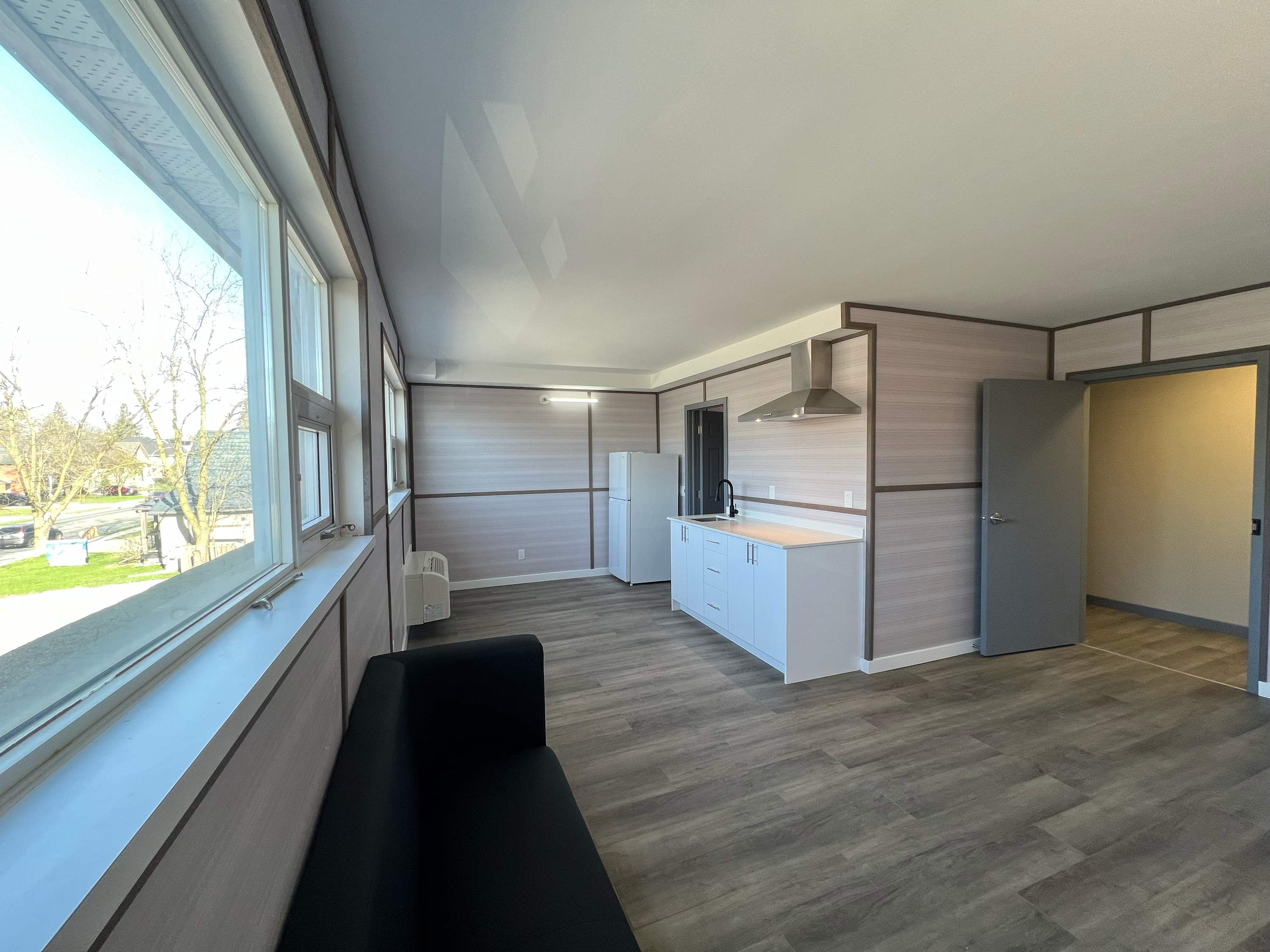 Stratford Huron St. 1BDR Apt #06, 2nd Fl.
