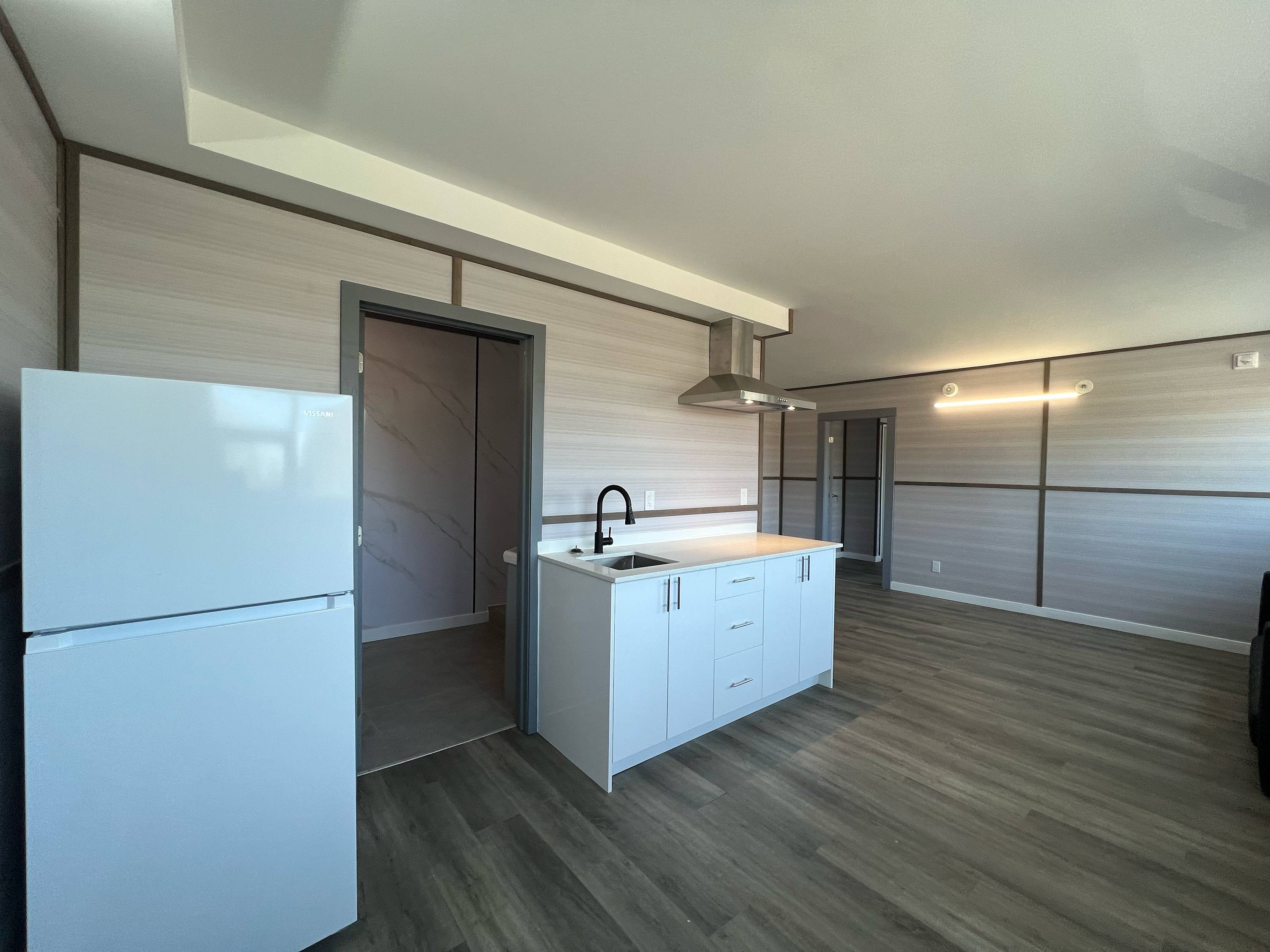 Stratford Huron St. 1BDR Apt #06, 2nd Fl.