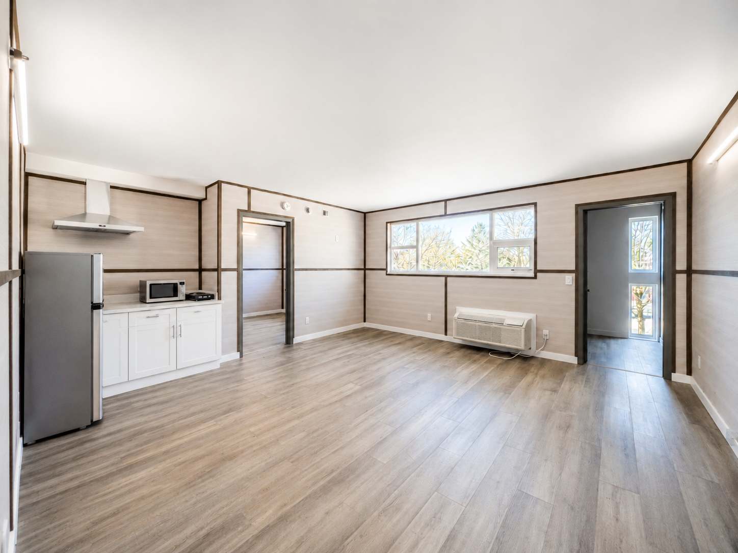 Stratford Huron St. 1BDR Apt #09, 2nd Fl.