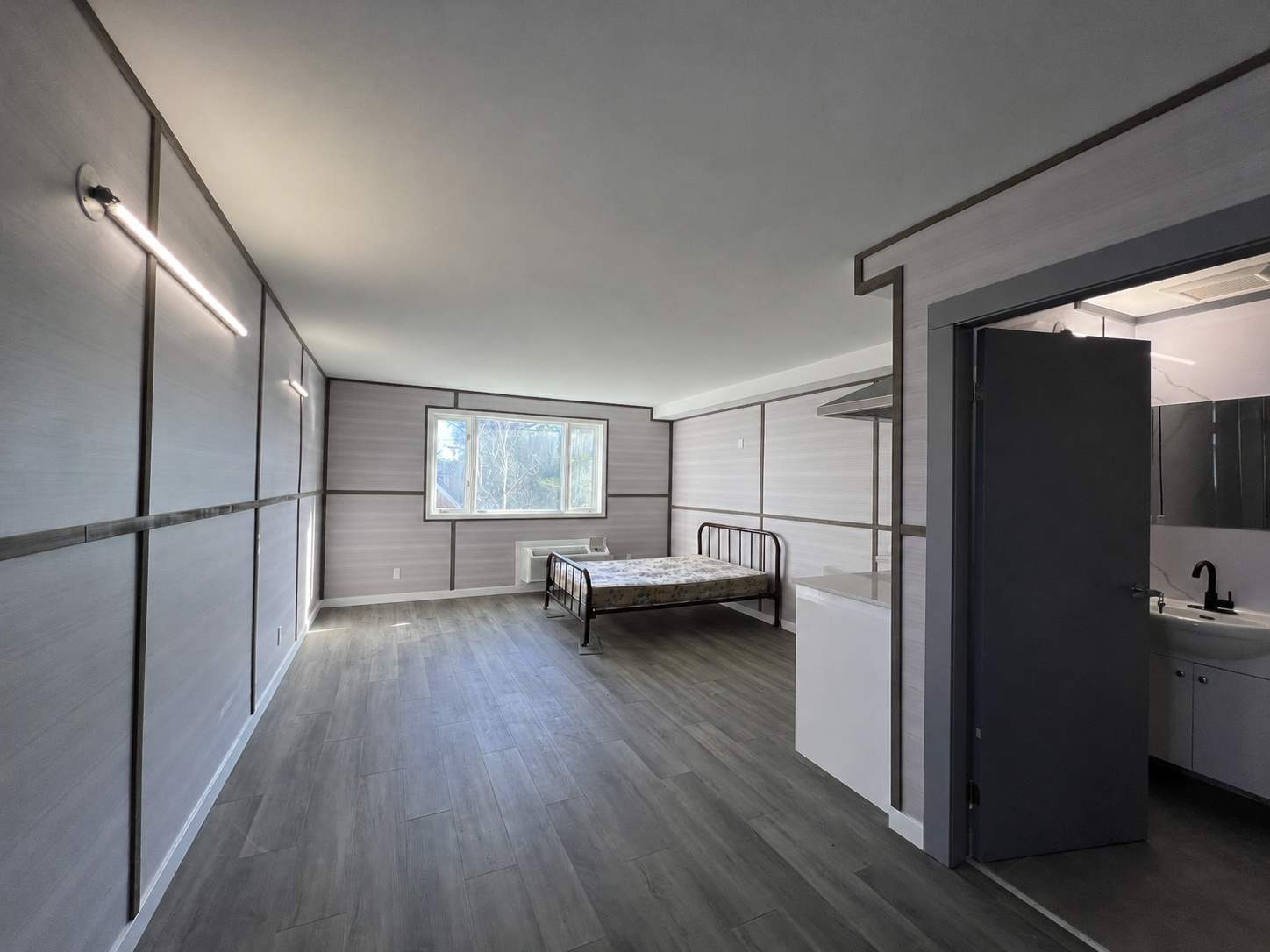 Stratford Huron St. Studio Apt #10, 2nd Fl.