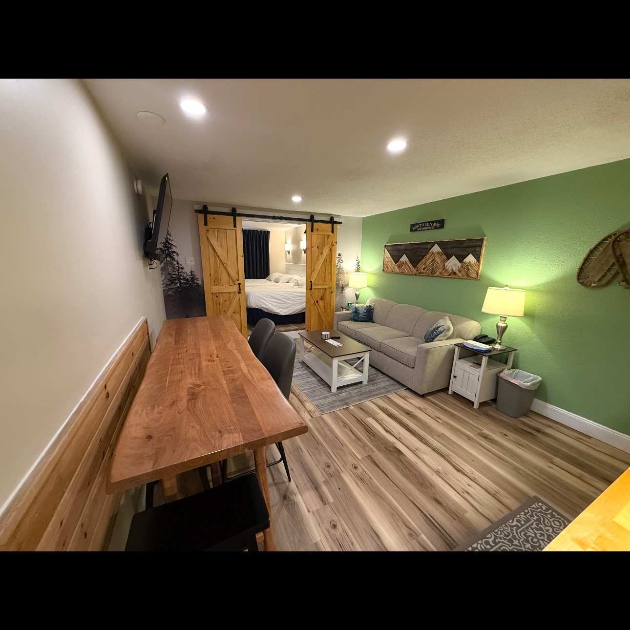 Eastern Inn Evergreen Suite 6