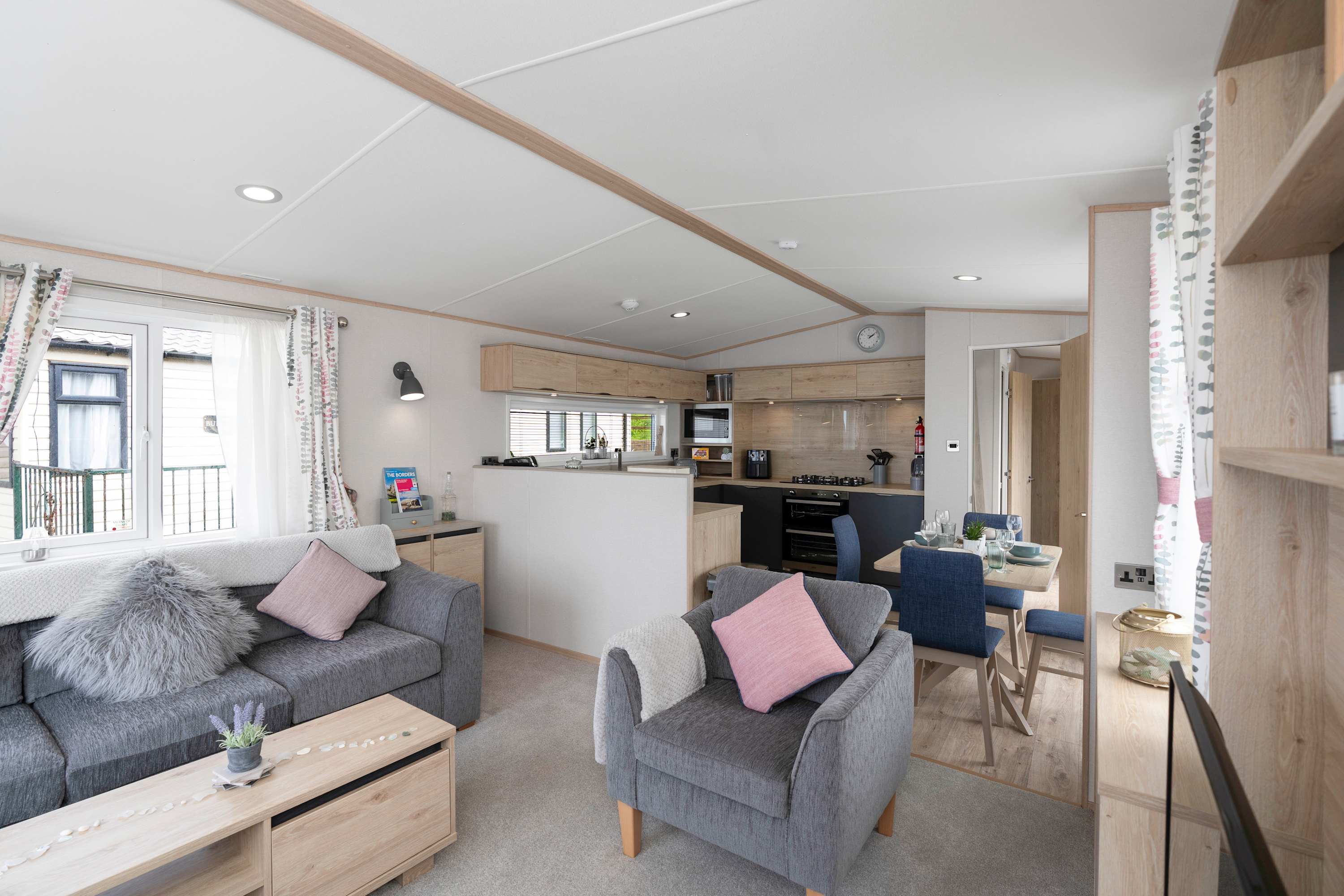 View Beachfront 2BR - Wi-Fi - Free Parking - Sleeps 6 in Southern Upland Way TD13 5YP Beachfront 2BR - Wi-Fi - Free Parking - Sleeps 6 in Southern Upland Way TD13 5YP - Property image 20 - VivreStays