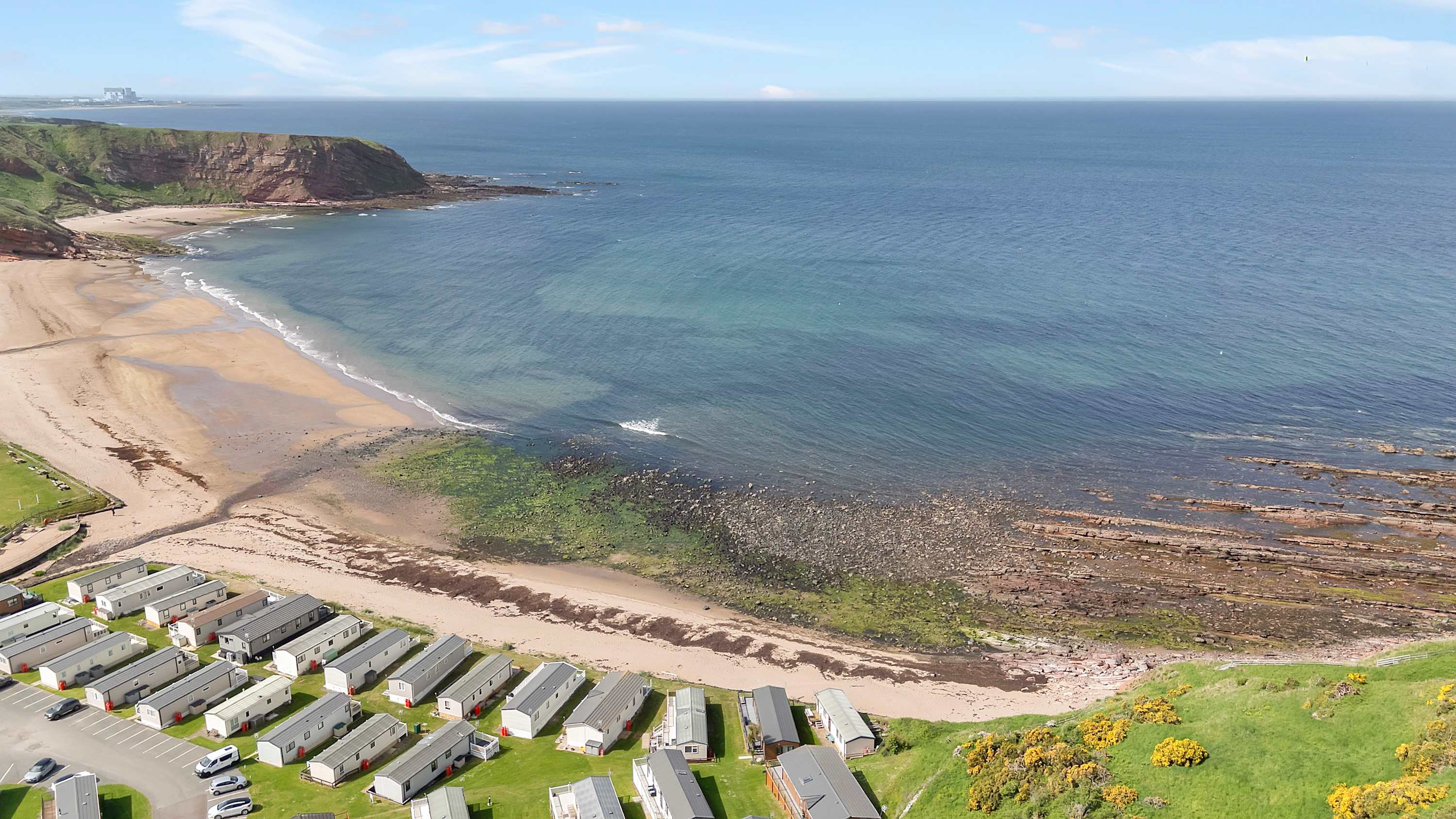 View Beachfront 2BR - Wi-Fi - Free Parking - Sleeps 6 in Southern Upland Way TD13 5YP Beachfront 2BR - Wi-Fi - Free Parking - Sleeps 6 in Southern Upland Way TD13 5YP - Property image 6 - VivreStays