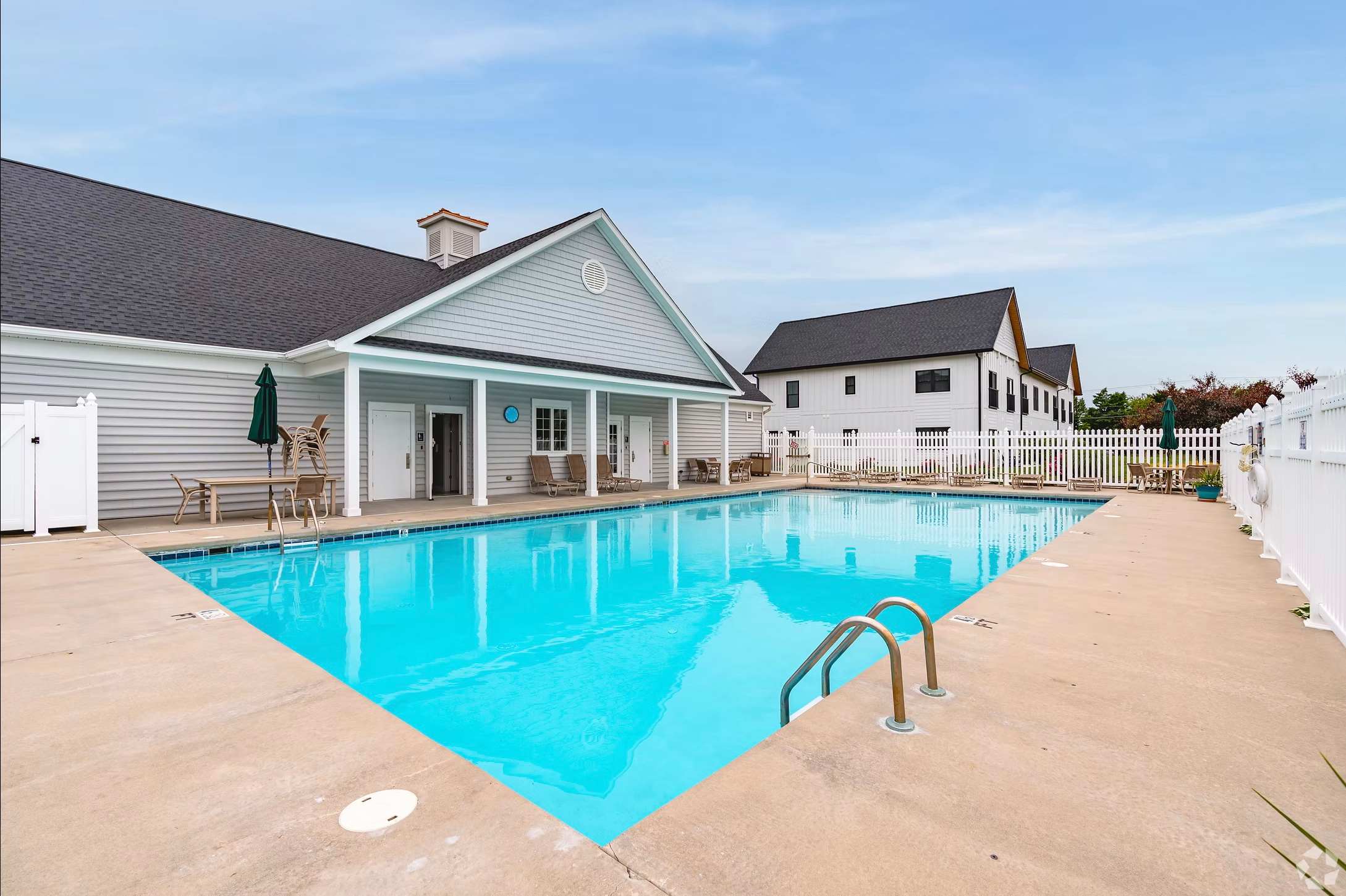 Spacious Three Bedroom Townhome with Pool Access | Photo 3