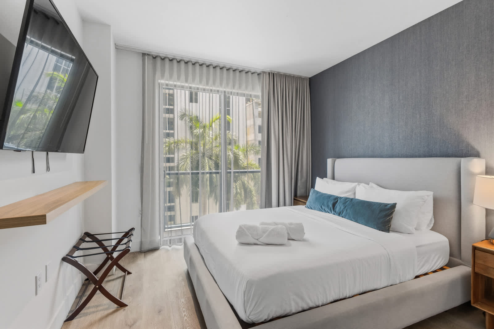 Brickell Studio Escape - Pool & Gym Access