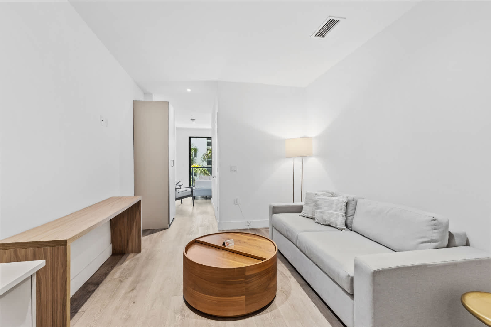 Brickell Studio Escape - Pool & Gym Access