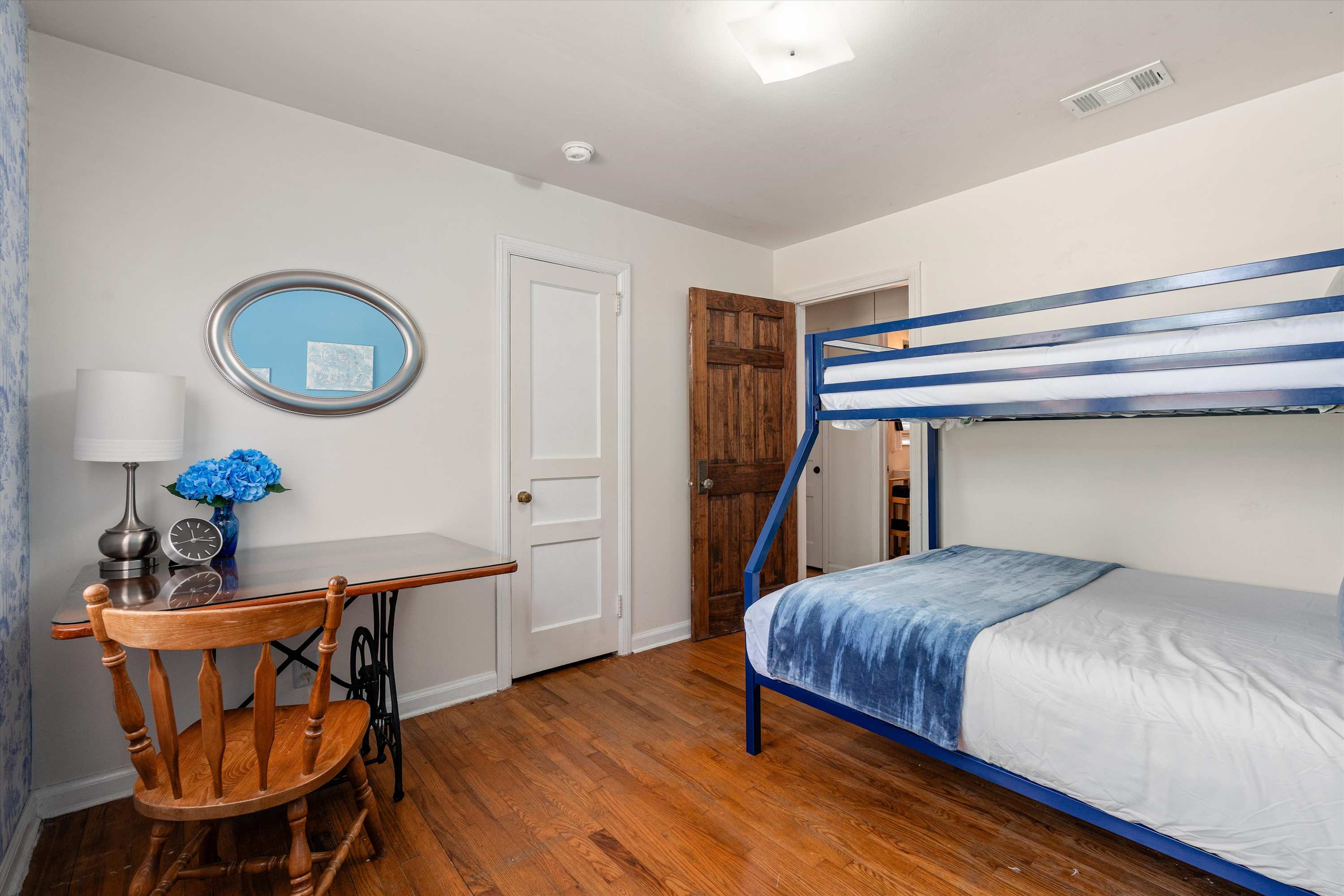 Cottage Near Opry & BNA Airport Ā· Free Parking