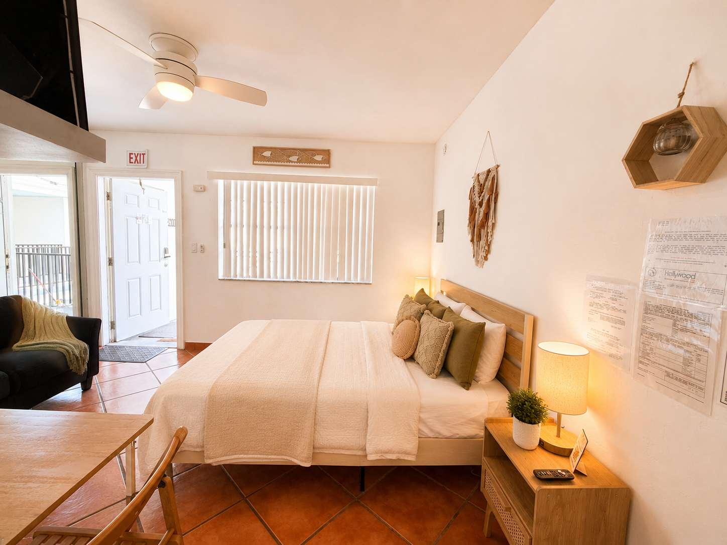 Sand Vibes Studio Steps to Beach• Pool & Parking