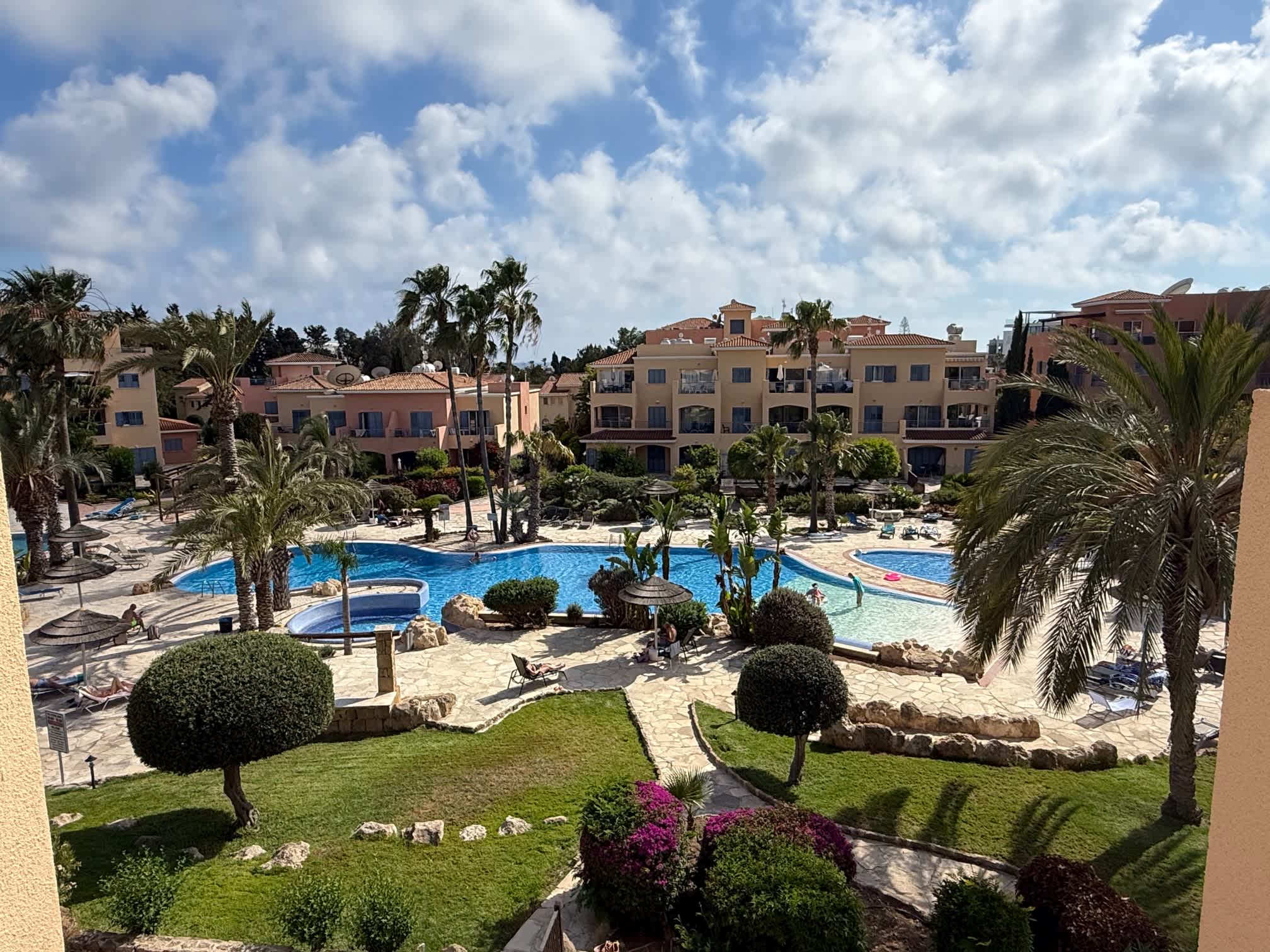 Limnaria | Large 1BR Sunny Apt | Amazing Pool Views