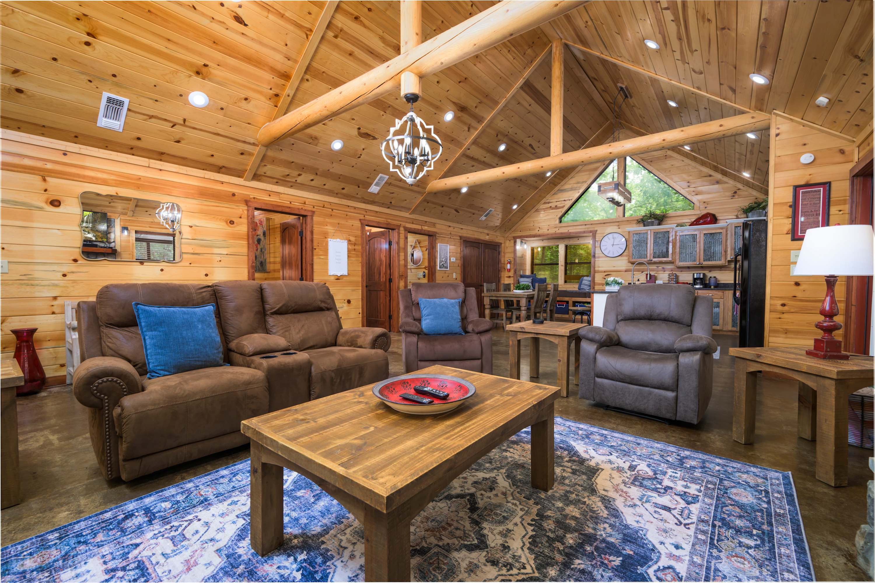 New! Walk to Safari Park! Hot Tub-Playset-Firepit!