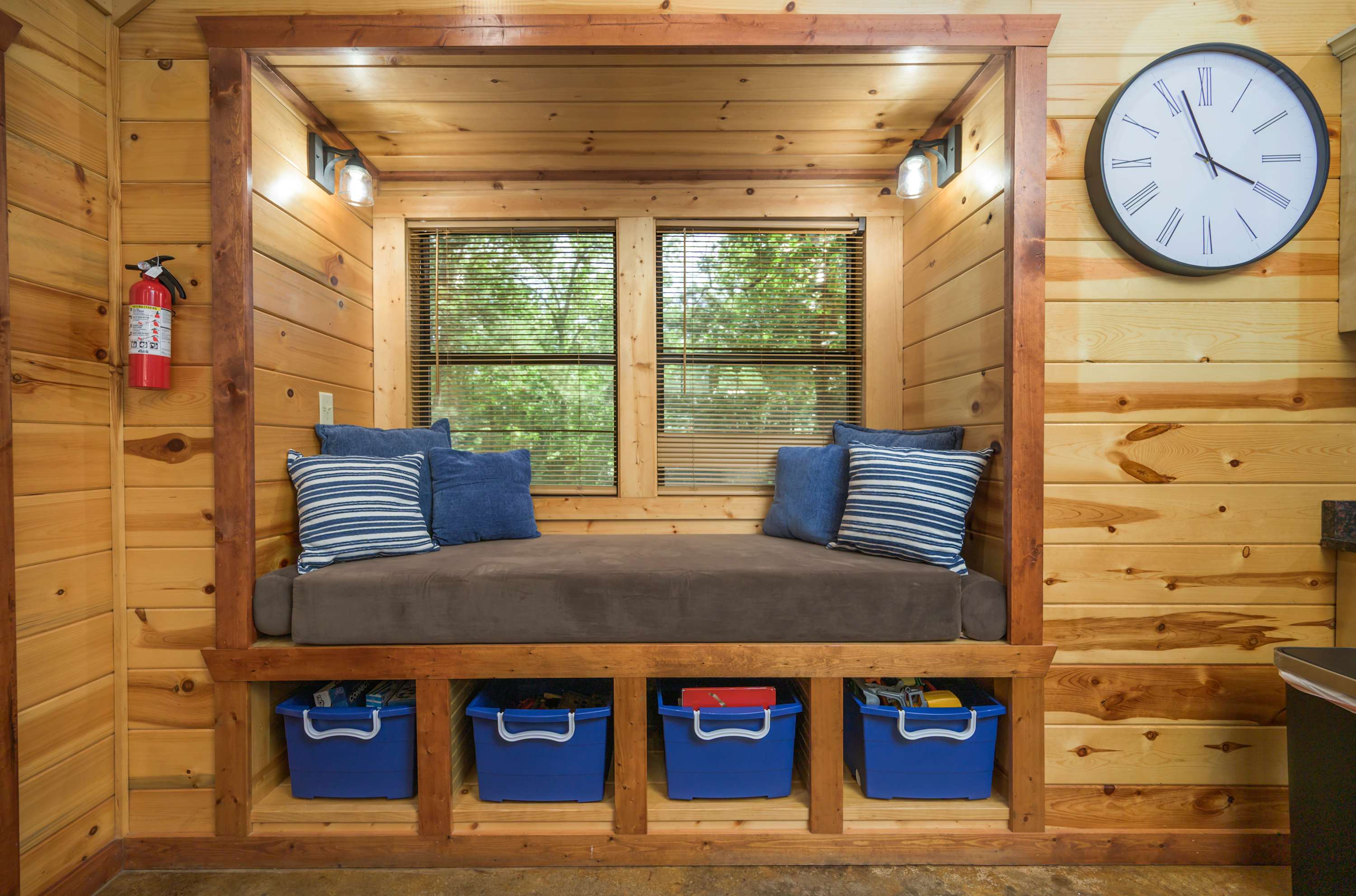 New! Walk to Safari Park! Hot Tub-Playset-Firepit!