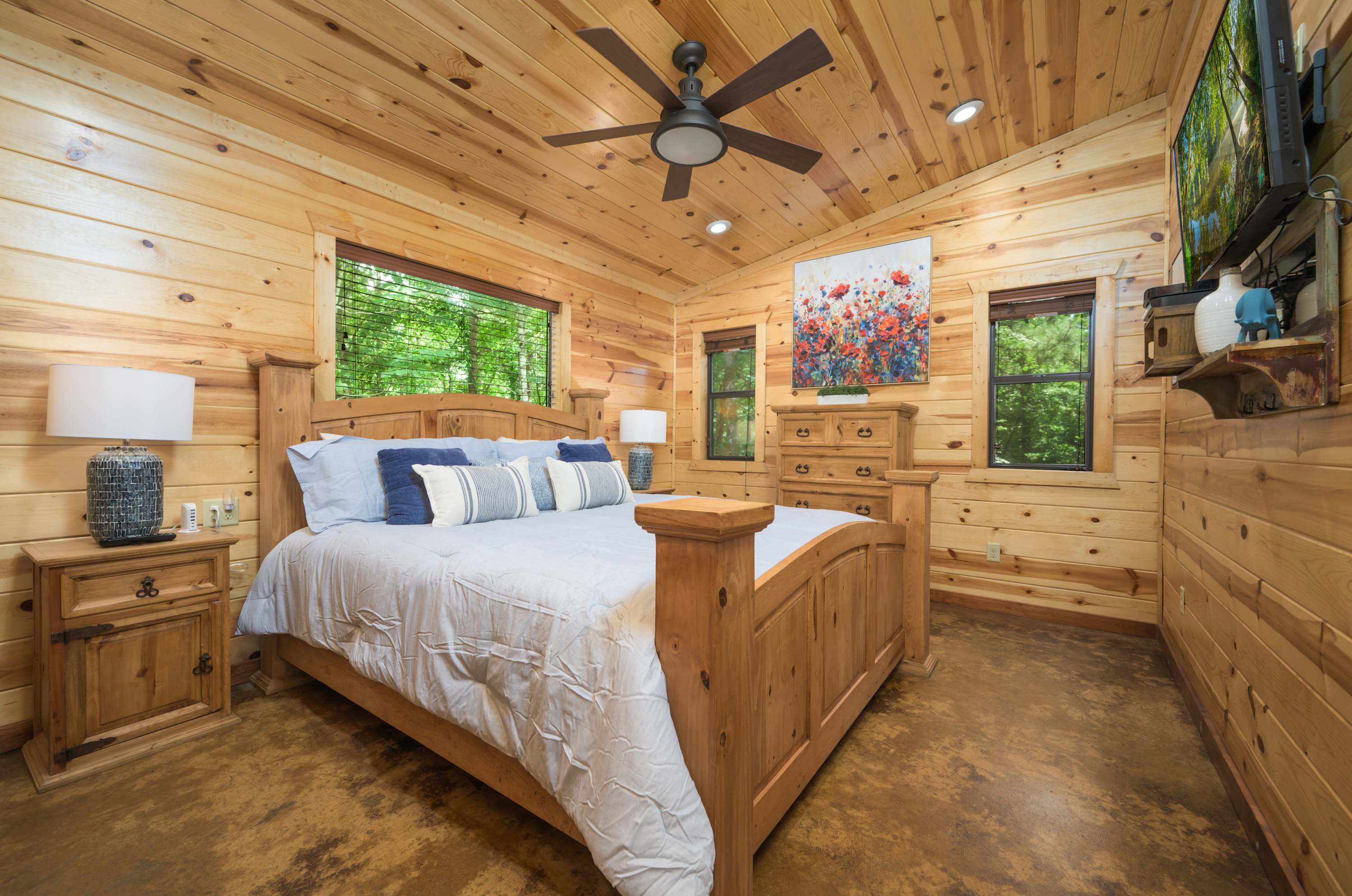 New! Walk to Safari Park! Hot Tub-Playset-Firepit!