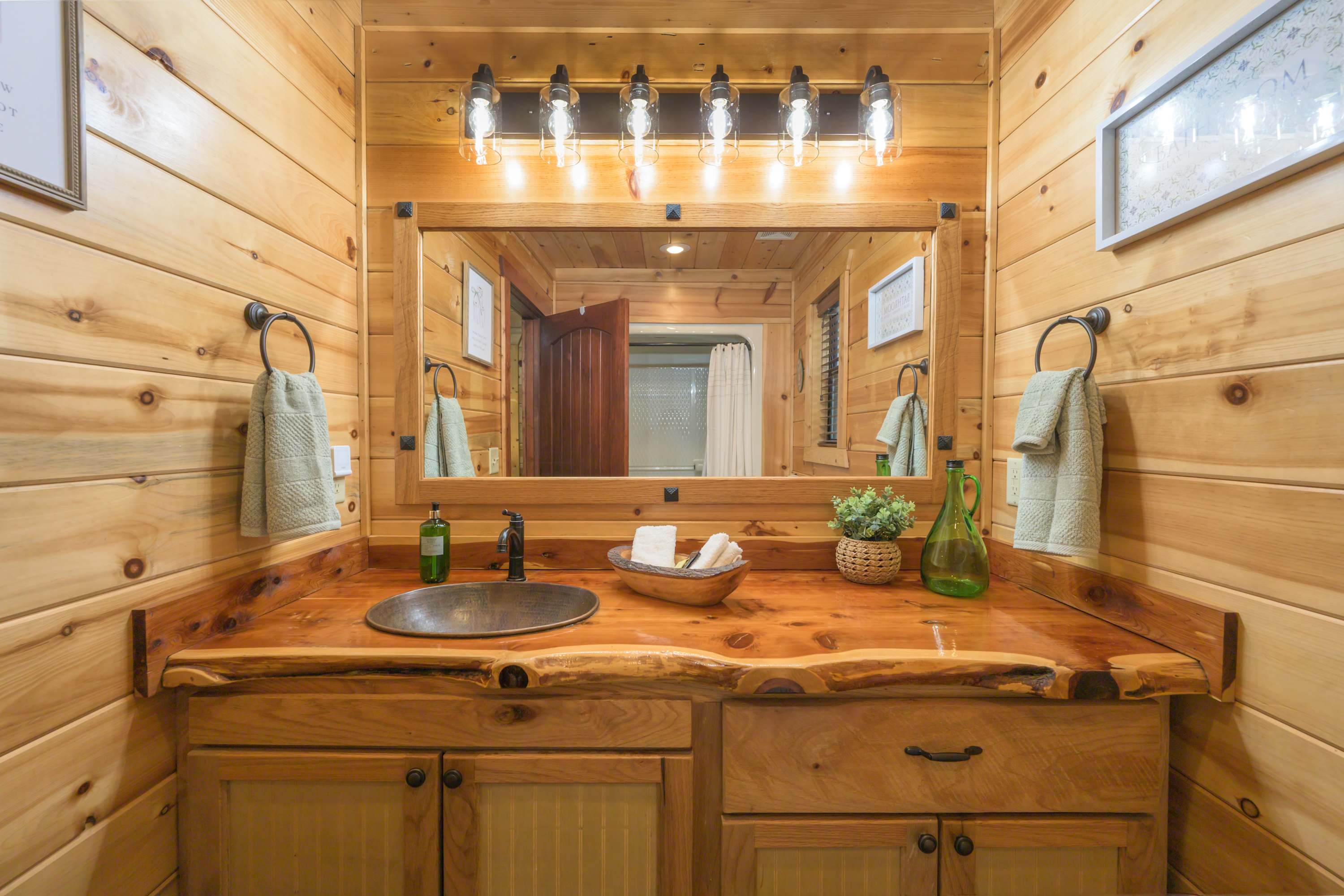 New! Walk to Safari Park! Hot Tub-Playset-Firepit!