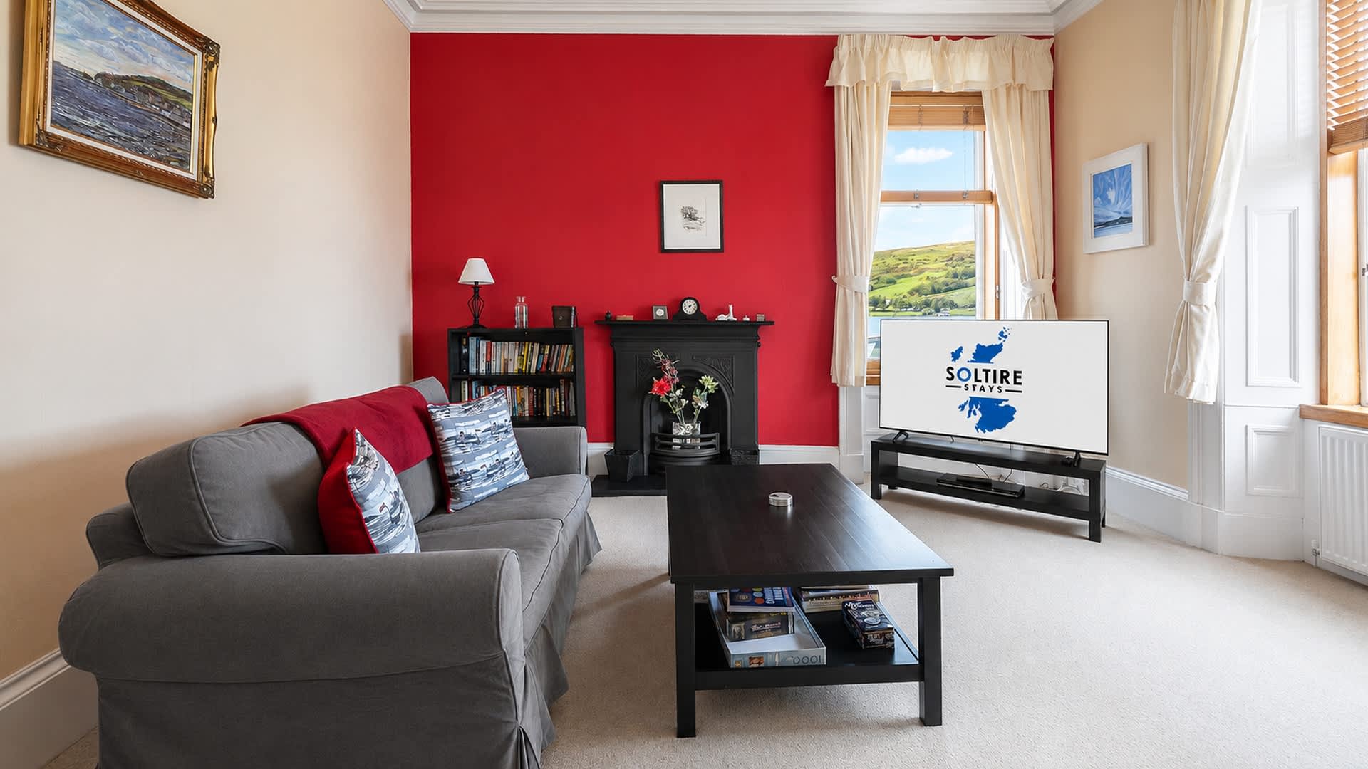 Scenic Waterfront Apartment with Stunning Loch Views in Shore Road 35 PA20 0LQ - Property image 4 - VivreStays