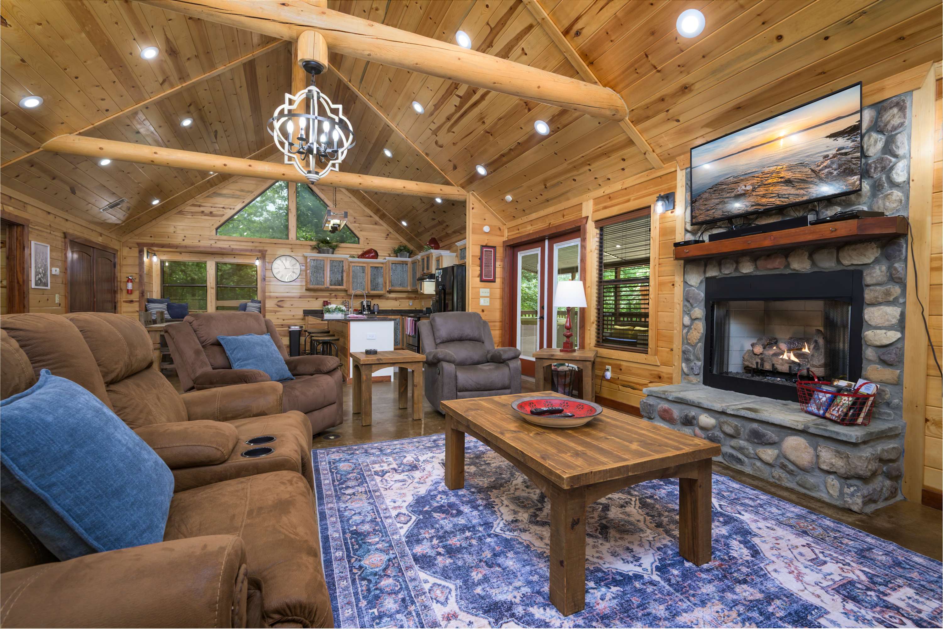 New! Walk to Safari Park! Hot Tub-Playset-Firepit!