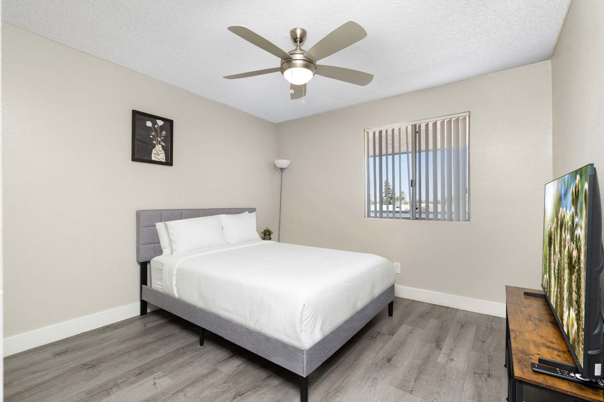 2BR Modern Baseline Stay, Sleeps 4, Near Downtown 5