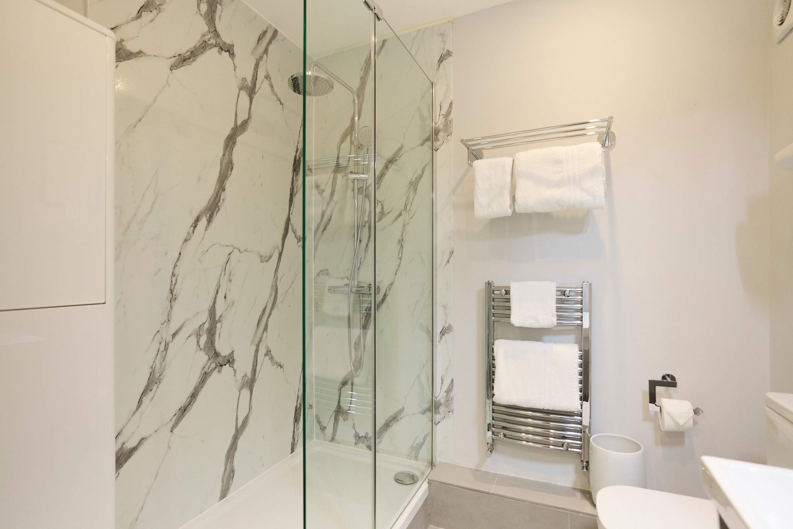 Olive Velvet & Marble - South Kensington in Queensberry Place 18 SW7 2EB - Property image 16 - VivreStays