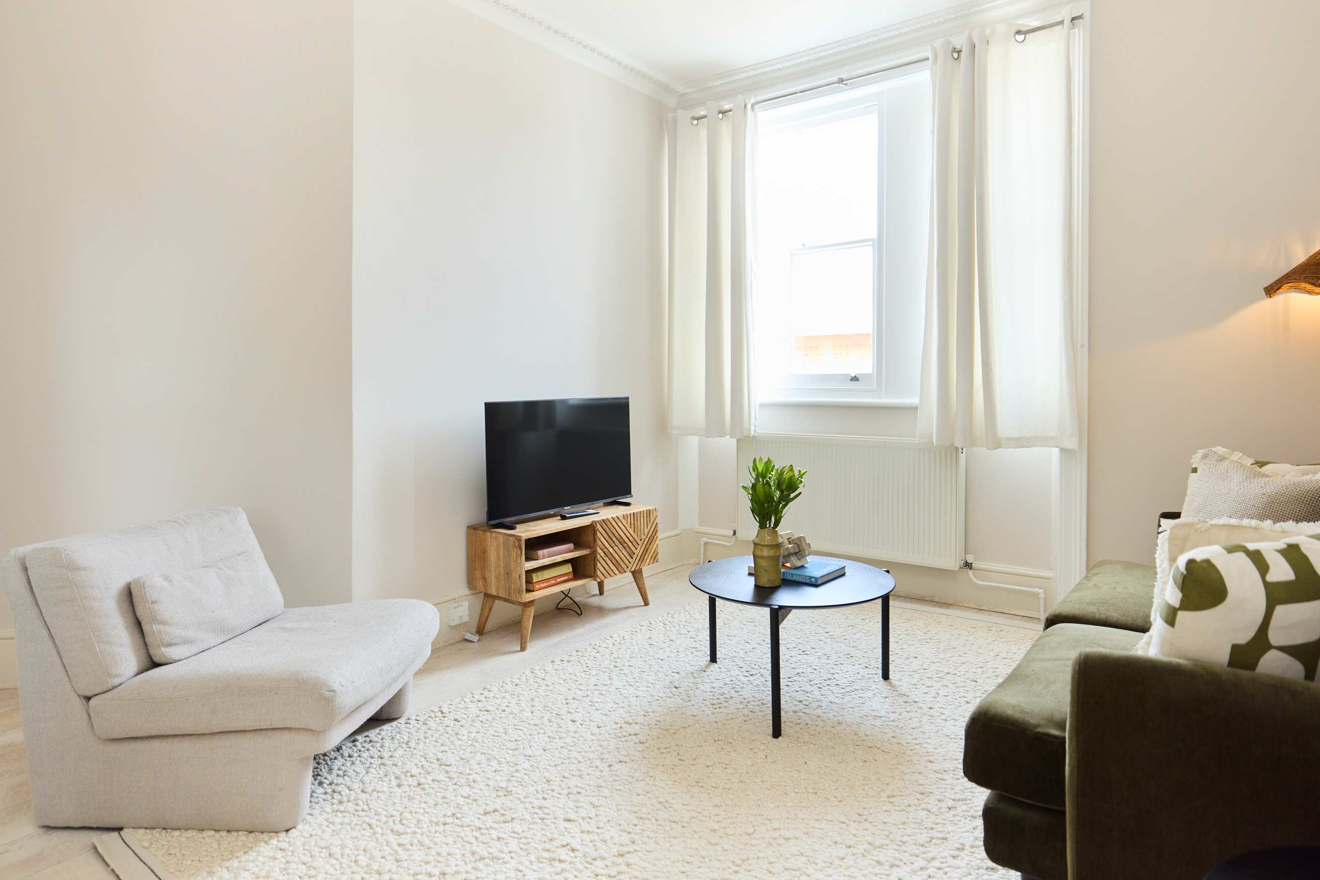 Olive Velvet & Marble - South Kensington in Queensberry Place 18 SW7 2EB - Property image 4 - VivreStays
