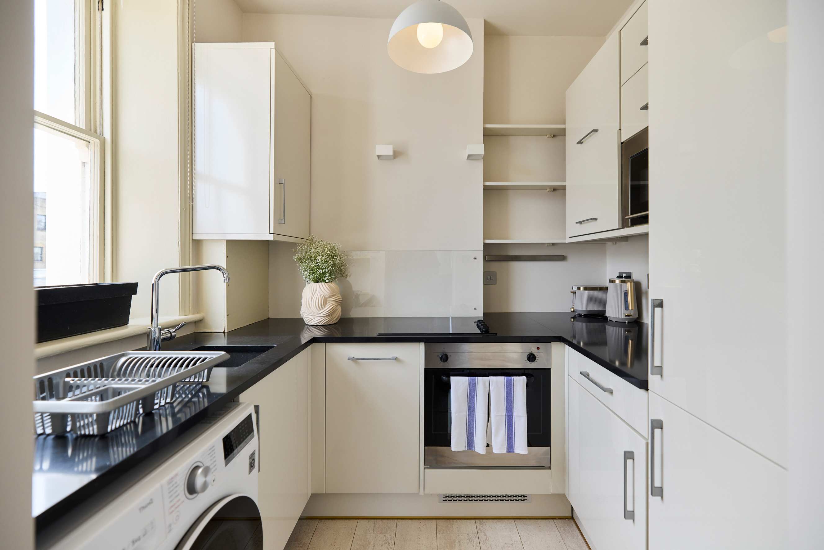 Olive Velvet & Marble - South Kensington in Queensberry Place 18 SW7 2EB - Property image 7 - VivreStays